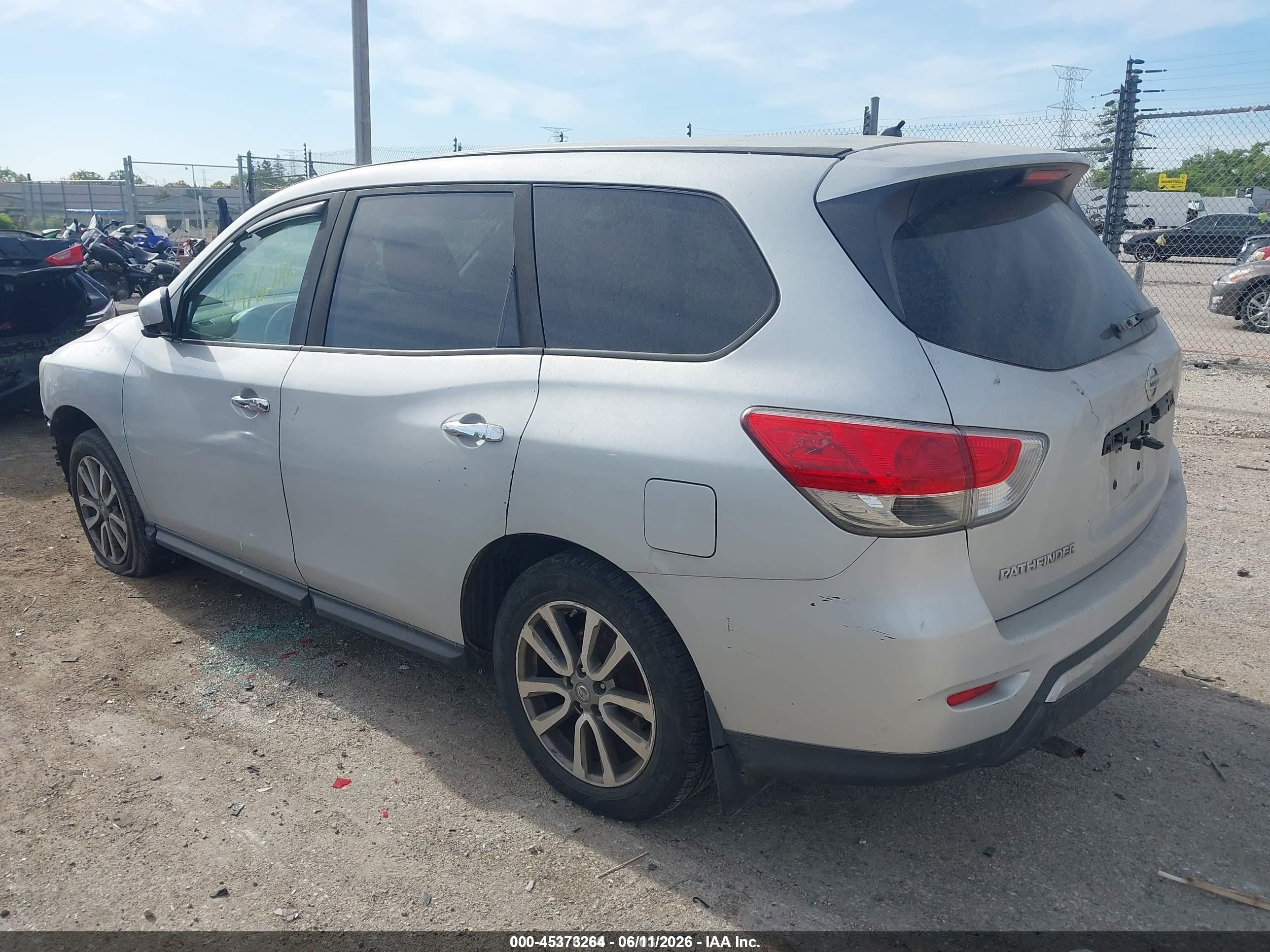 2013 Nissan Pathfinder S Silver vin: 5N1AR2MN4DC619776