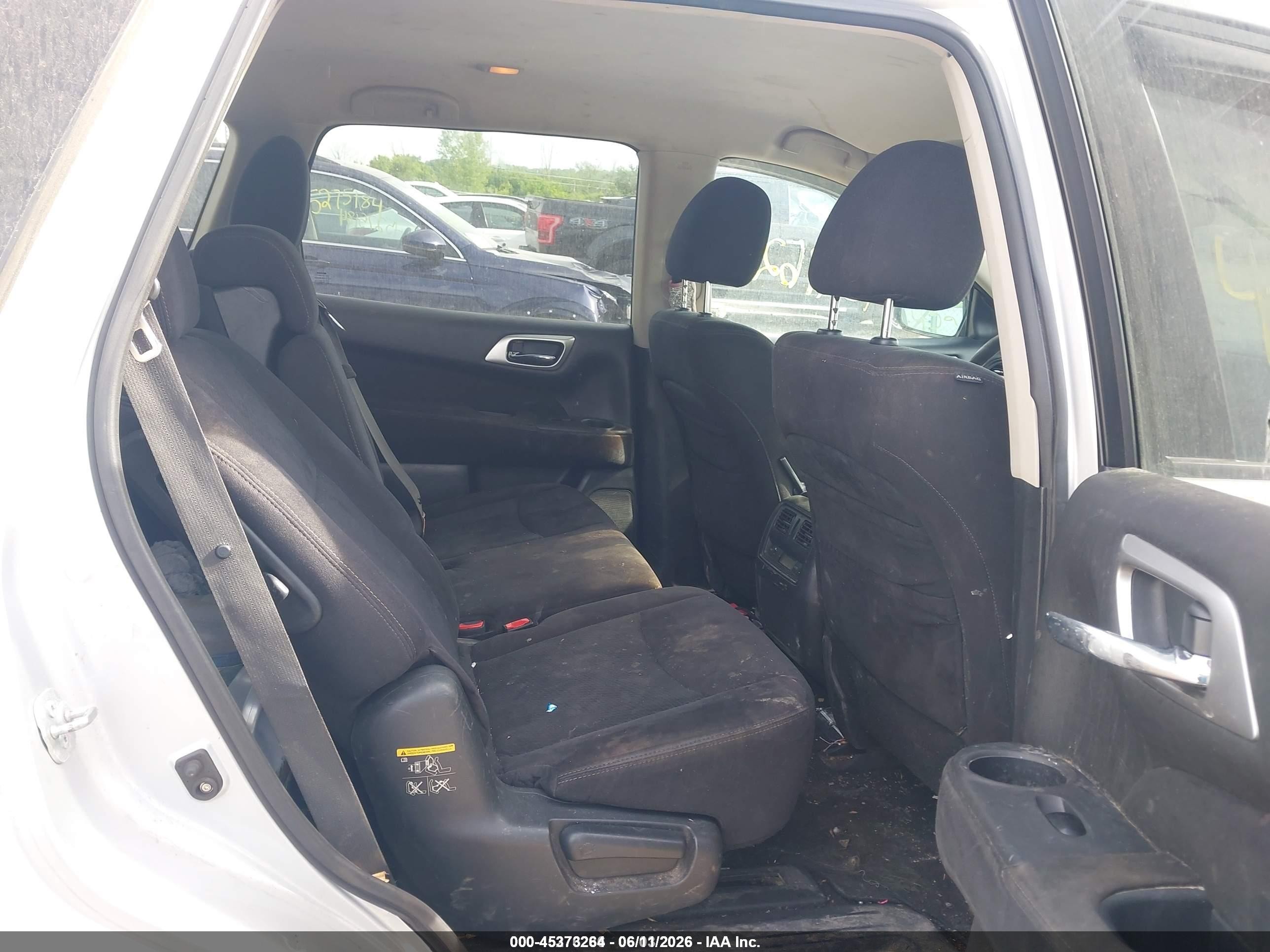 2013 Nissan Pathfinder S Silver vin: 5N1AR2MN4DC619776