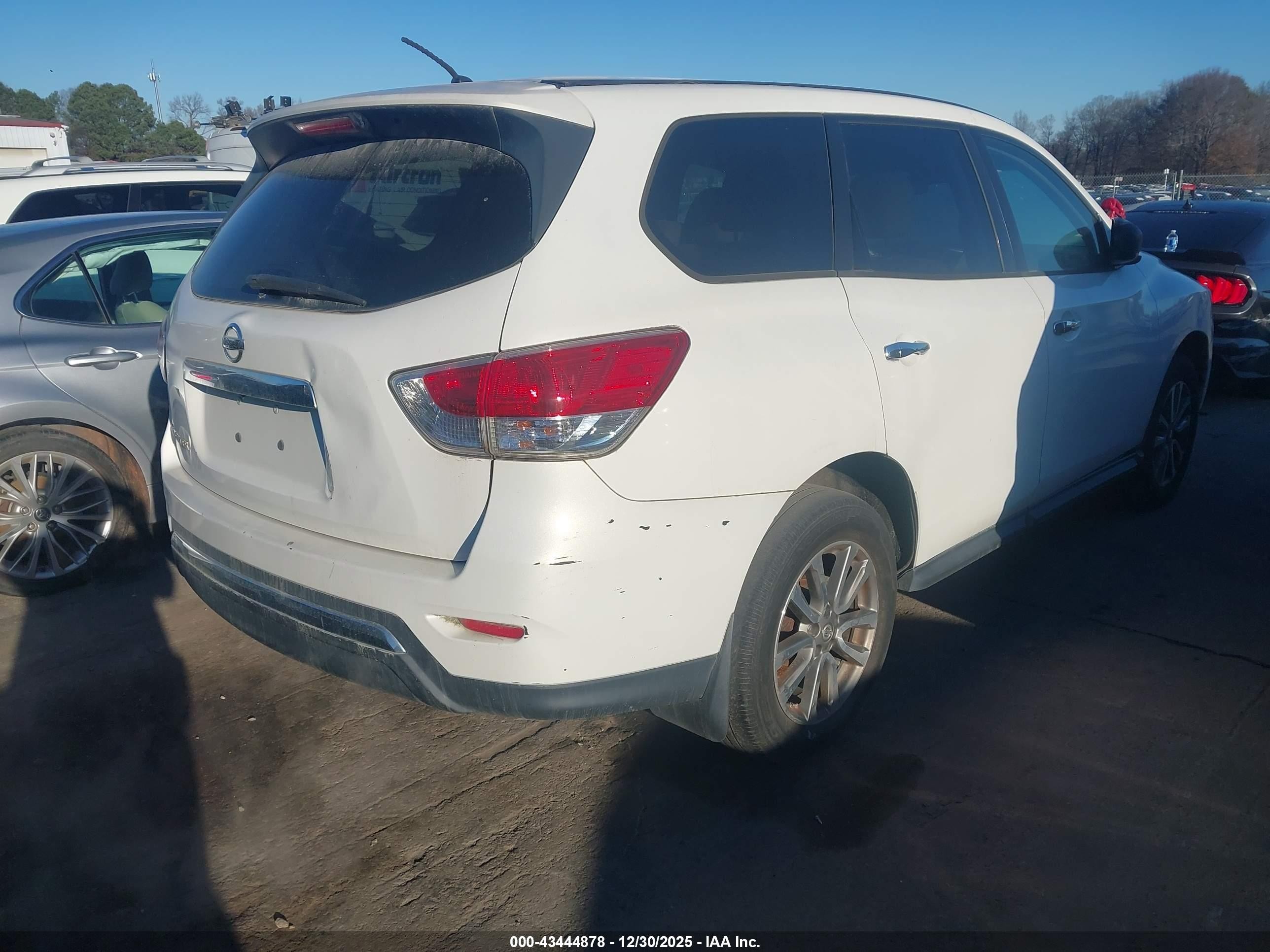 2013 Nissan Pathfinder S Белый vin: 5N1AR2MN4DC657489