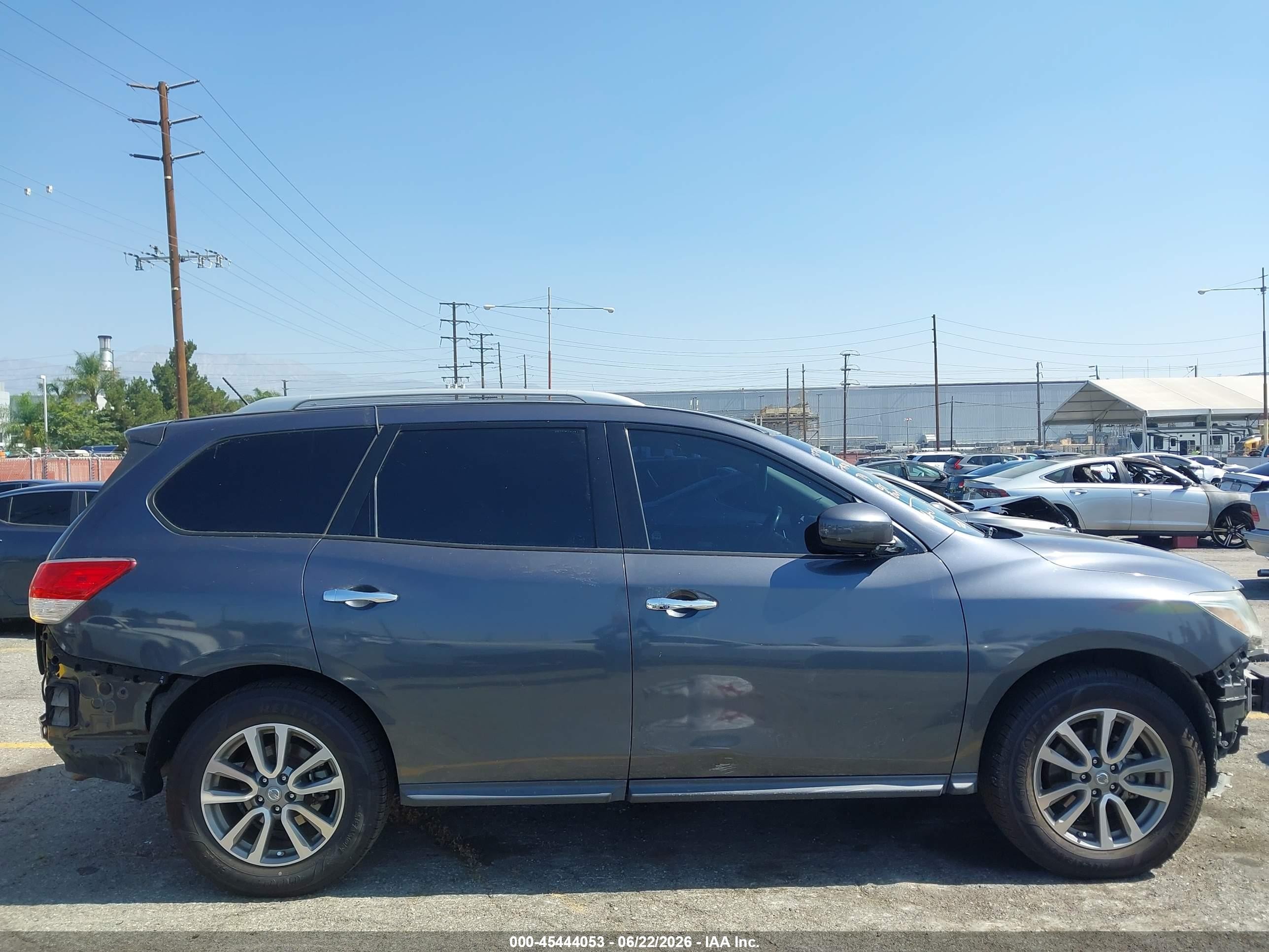 2014 Nissan Pathfinder Sv Серый vin: 5N1AR2MN4EC622081