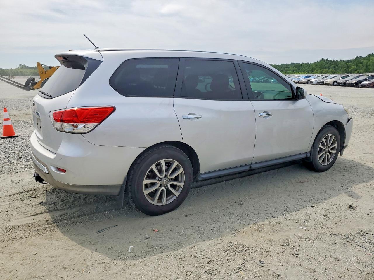 2014 Nissan Pathfinder S Silver vin: 5N1AR2MN4EC633324