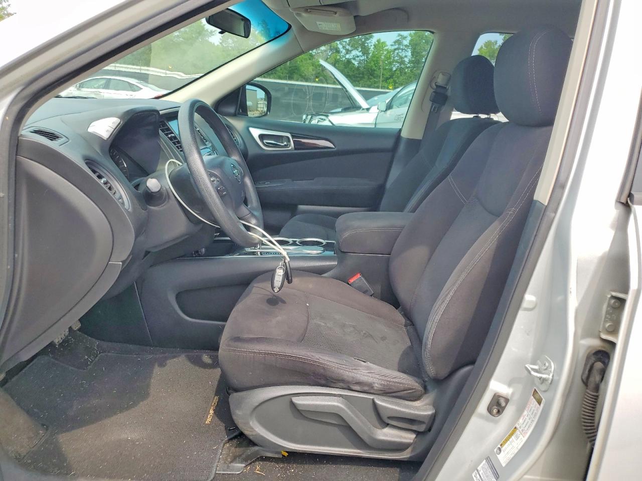 2014 Nissan Pathfinder S Silver vin: 5N1AR2MN4EC633324