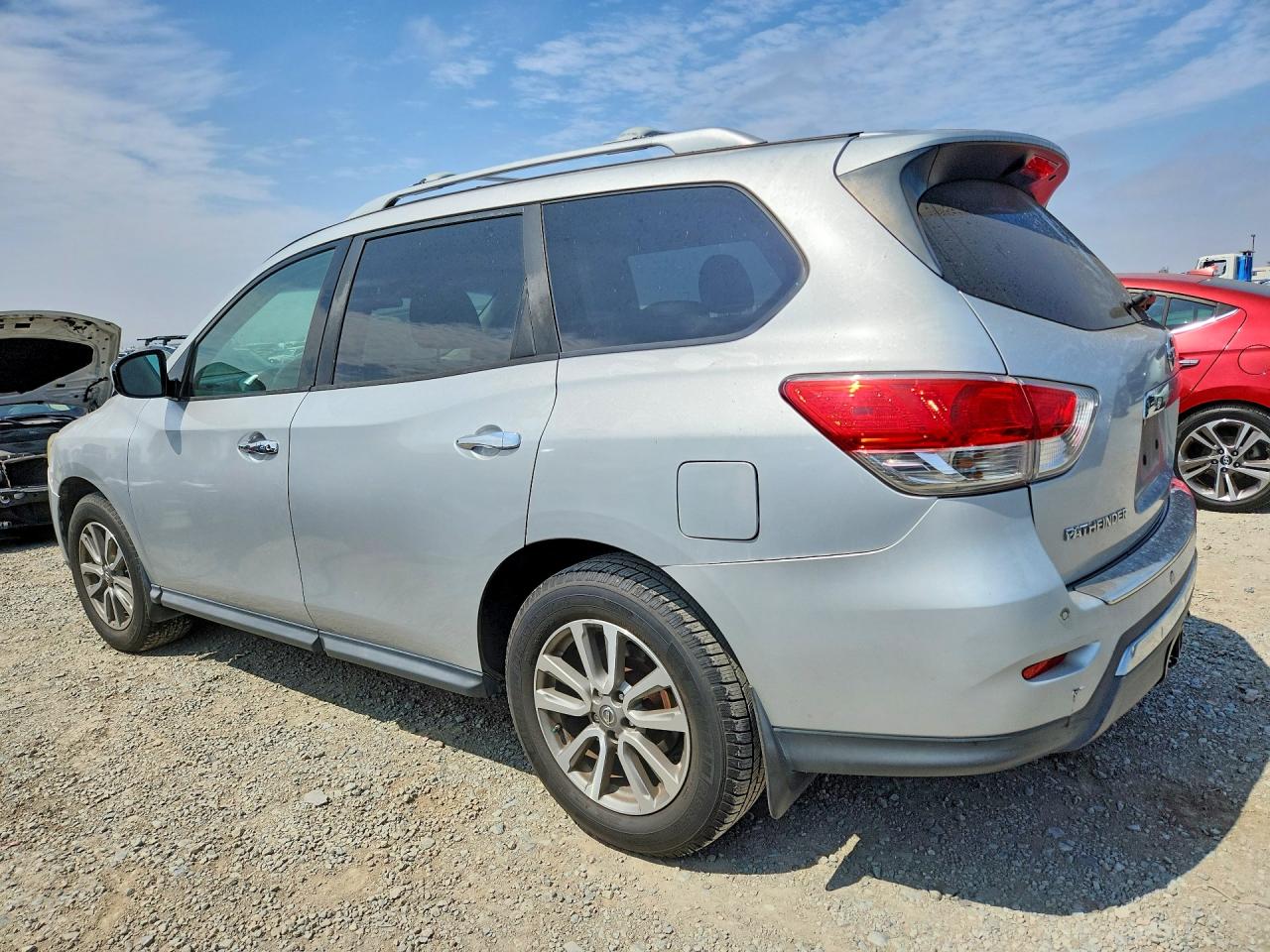 2014 Nissan Pathfinder Sv Silver vin: 5N1AR2MN4EC638913