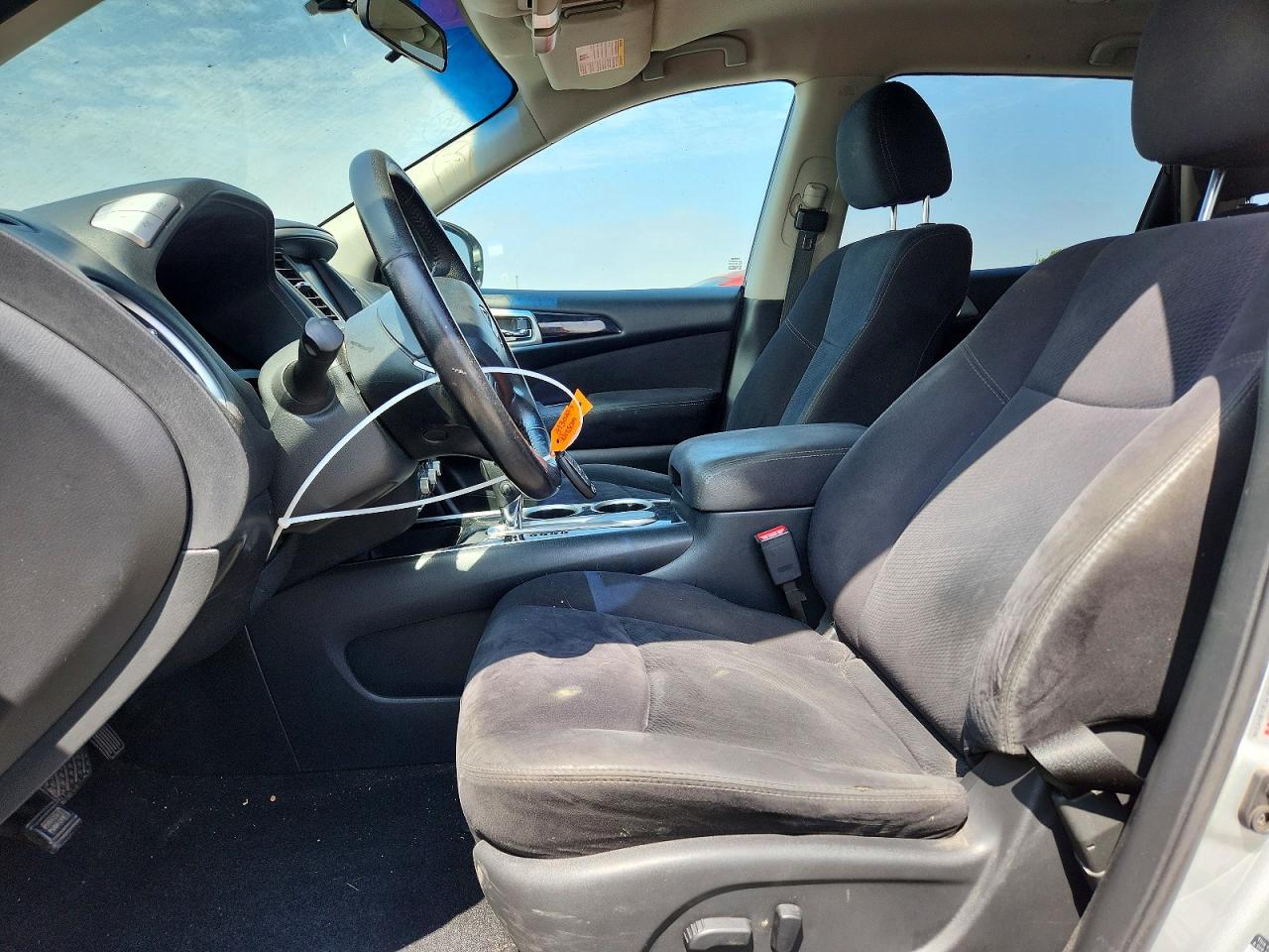 2014 Nissan Pathfinder Sv Silver vin: 5N1AR2MN4EC638913
