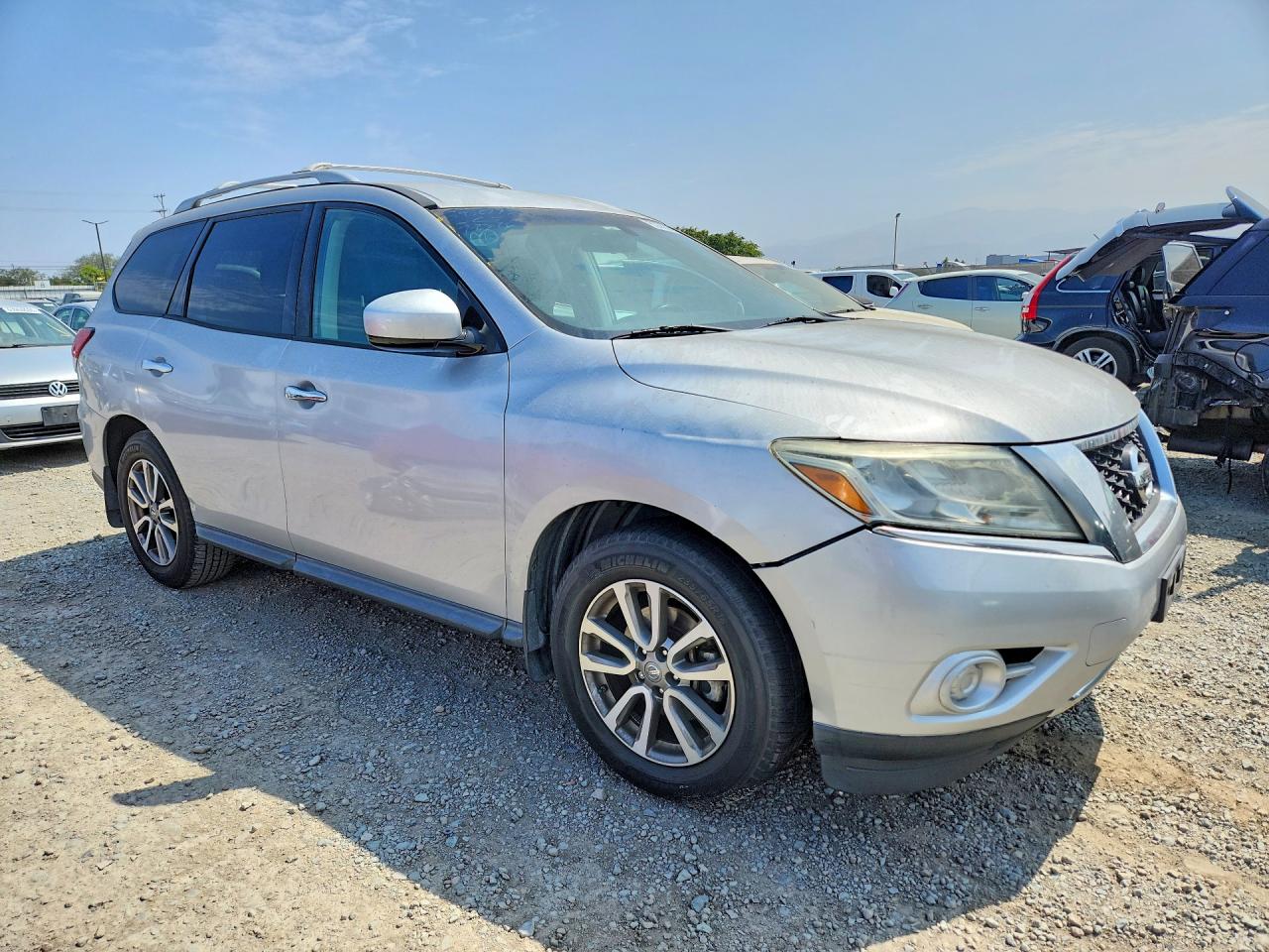 2014 Nissan Pathfinder Sv Silver vin: 5N1AR2MN4EC638913
