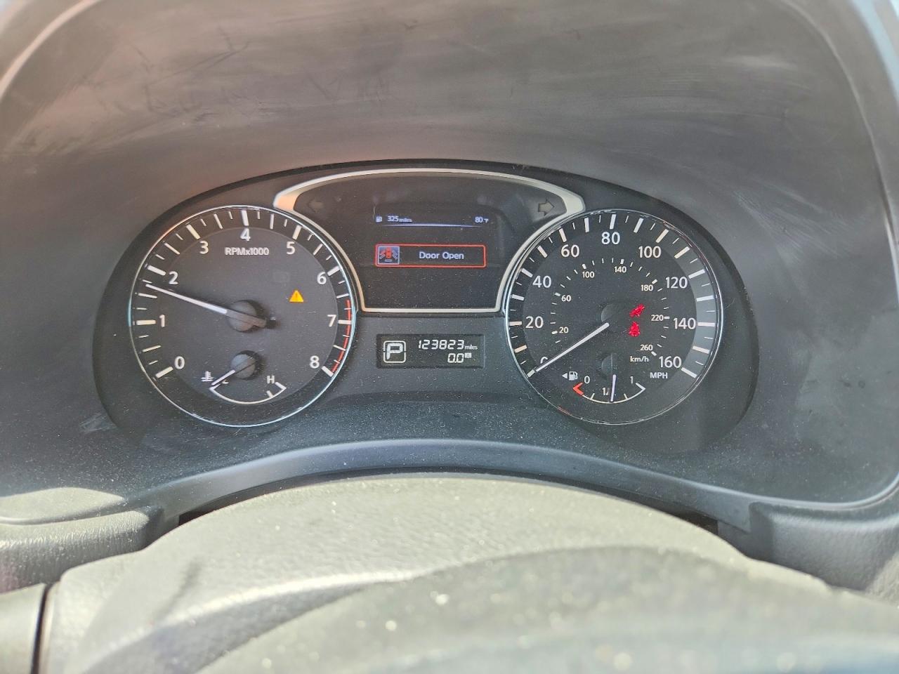 2014 Nissan Pathfinder Sv Silver vin: 5N1AR2MN4EC638913