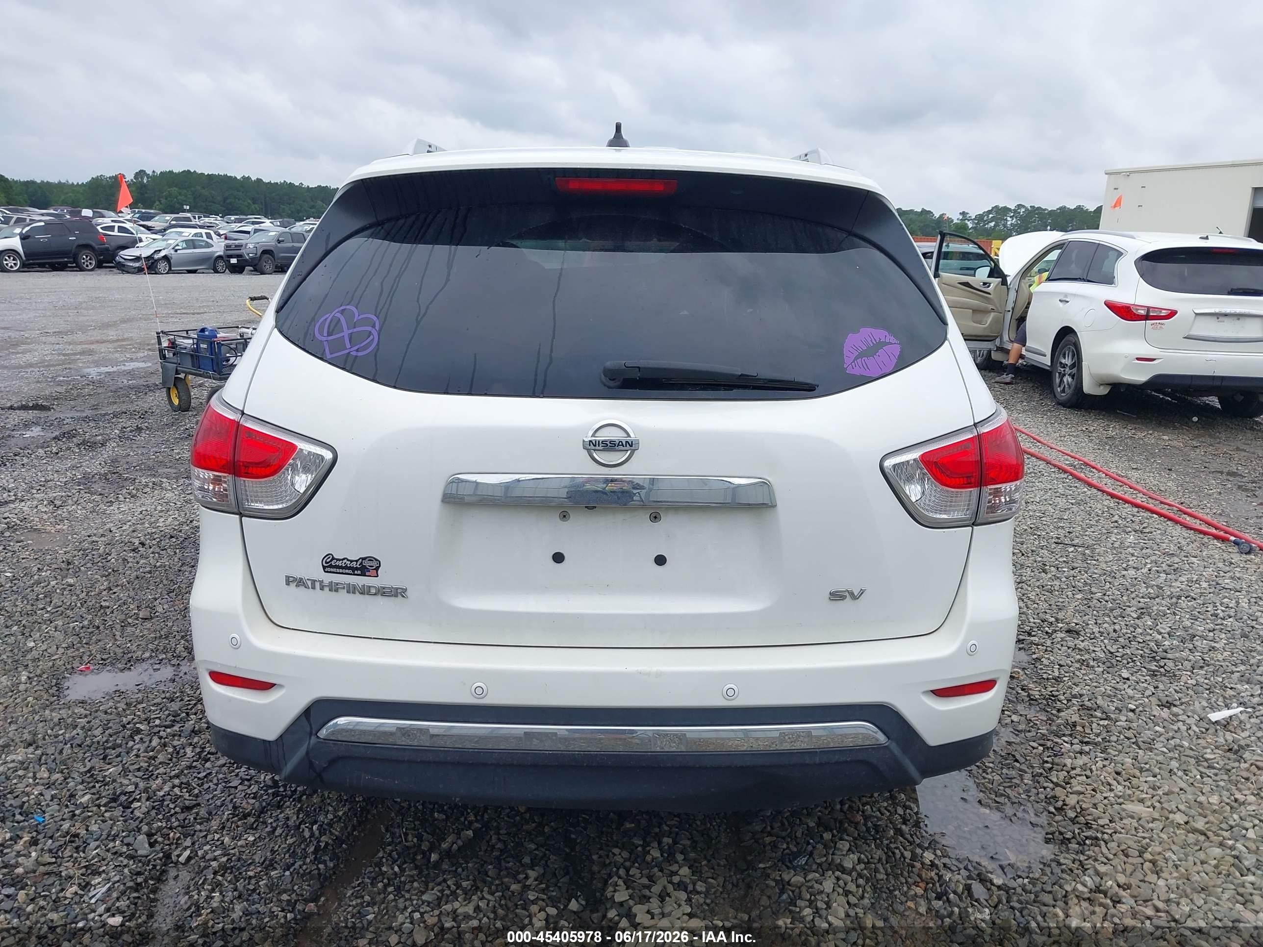 2014 Nissan Pathfinder Sv White vin: 5N1AR2MN4EC654237