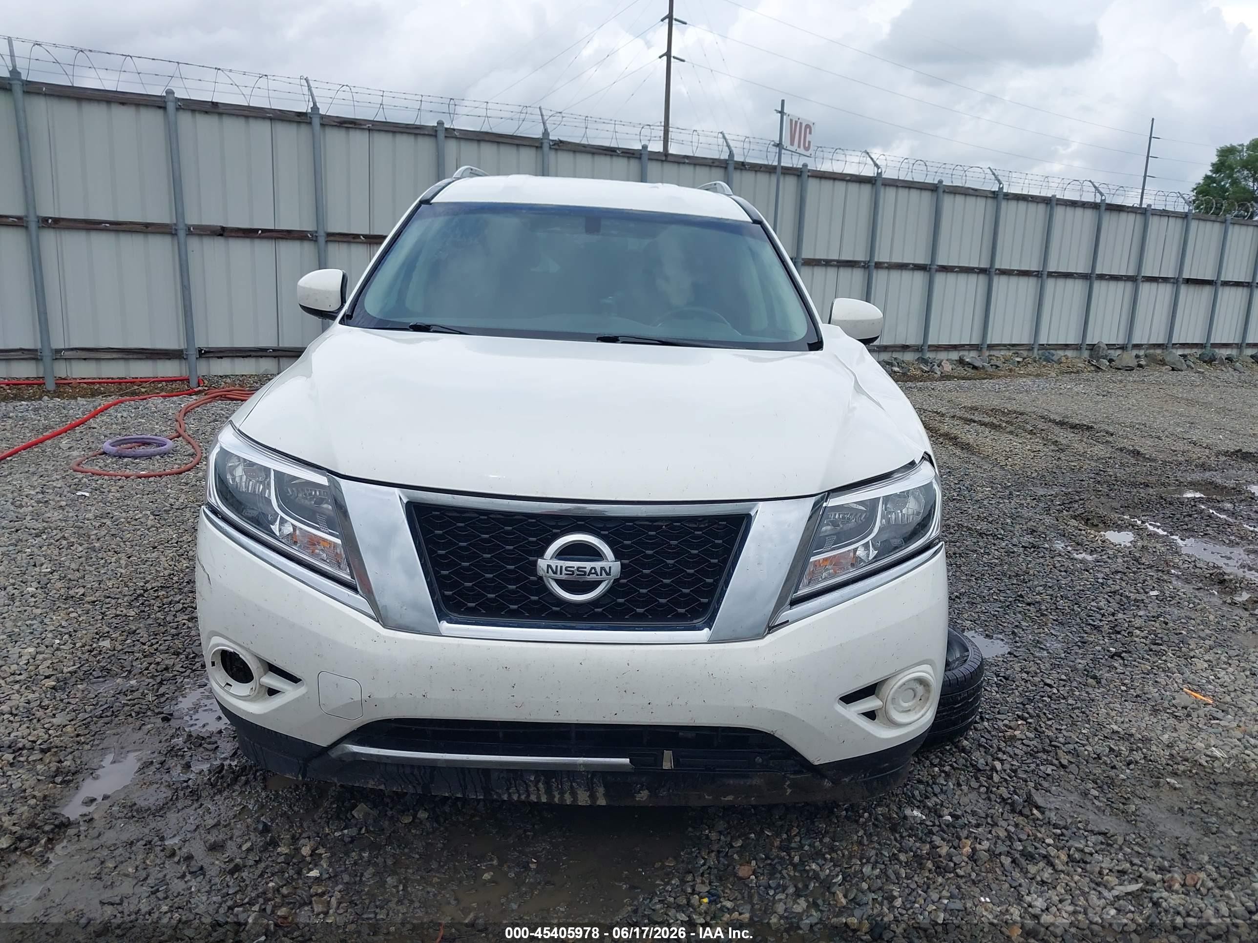 2014 Nissan Pathfinder Sv White vin: 5N1AR2MN4EC654237