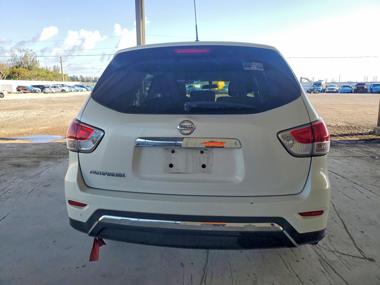 2014 Nissan Pathfinder S White vin: 5N1AR2MN4EC668252