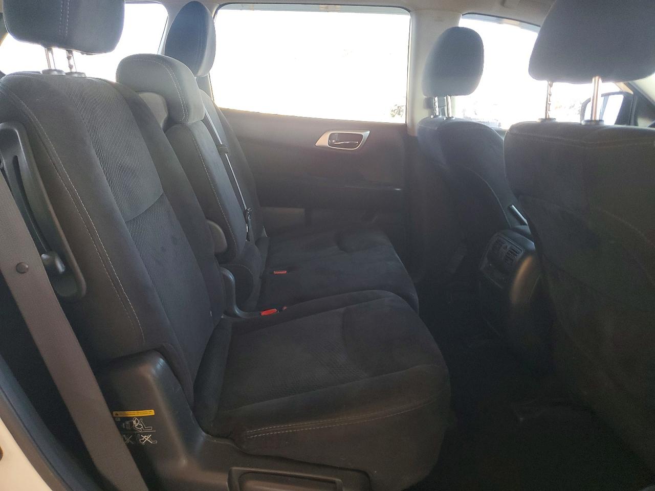 2014 Nissan Pathfinder S White vin: 5N1AR2MN4EC668252