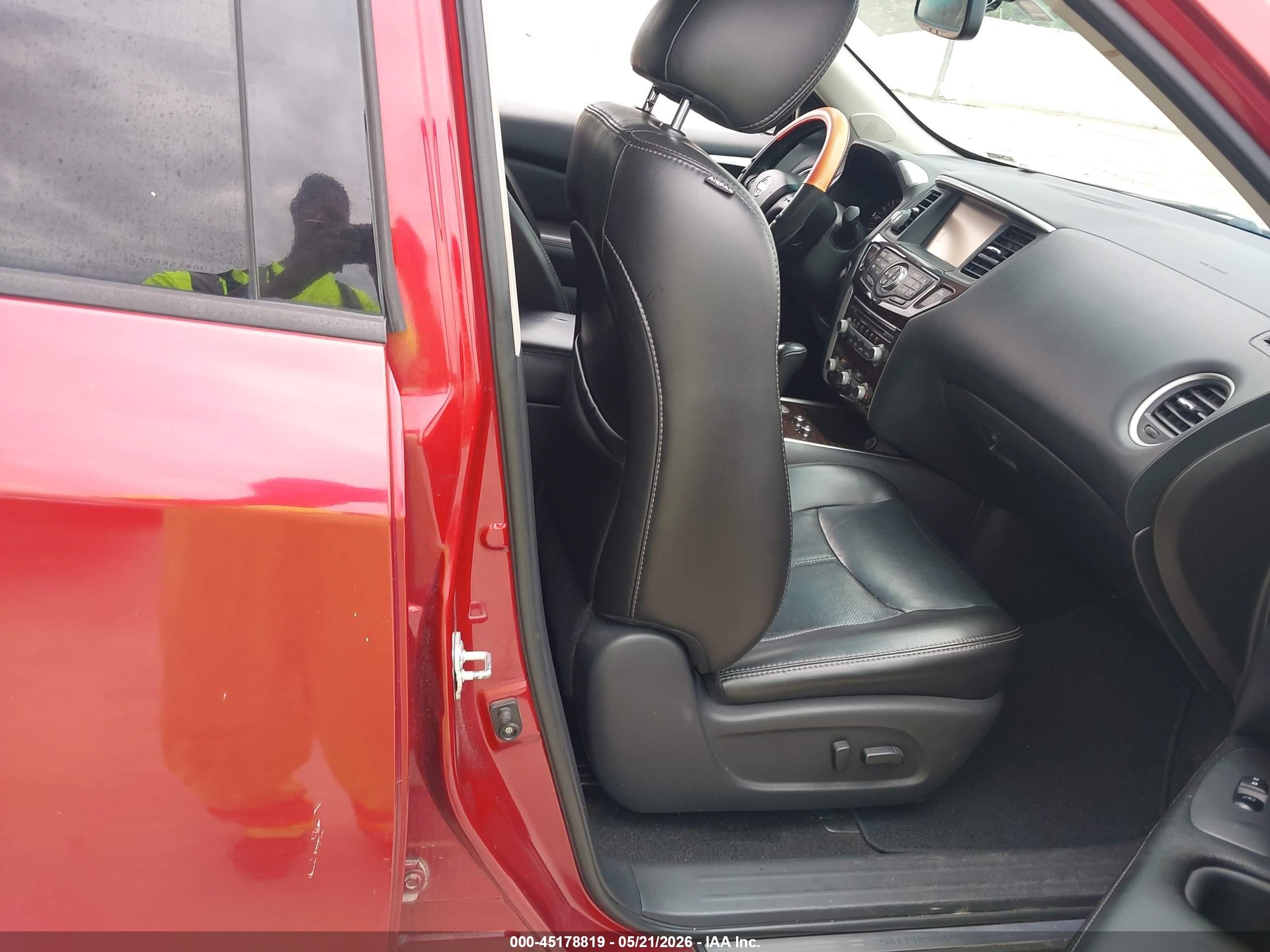 2014 Nissan Pathfinder Platinum Red vin: 5N1AR2MN4EC687738