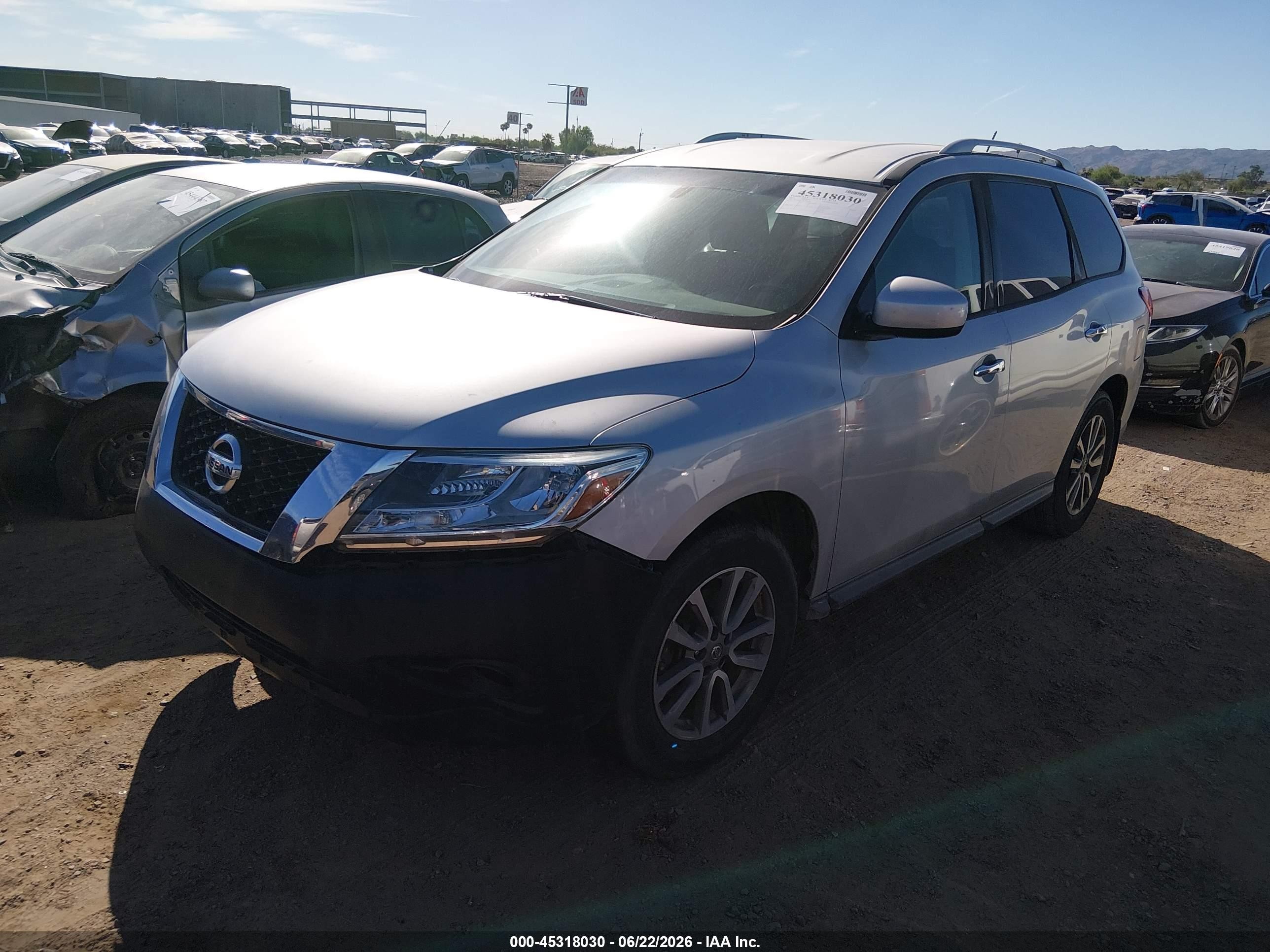 2014 Nissan Pathfinder Sv Silver vin: 5N1AR2MN4EC731432