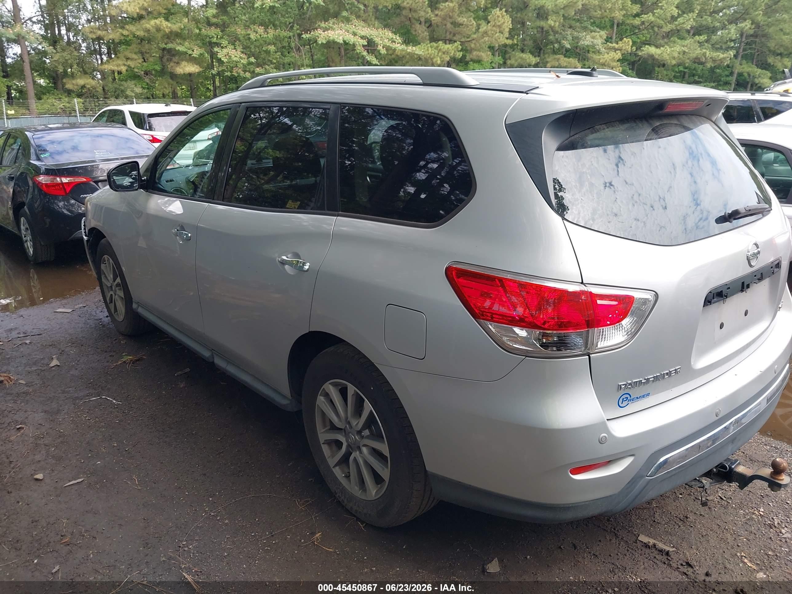 2015 Nissan Pathfinder Platinum/s/sl/sv Silver vin: 5N1AR2MN4FC602687