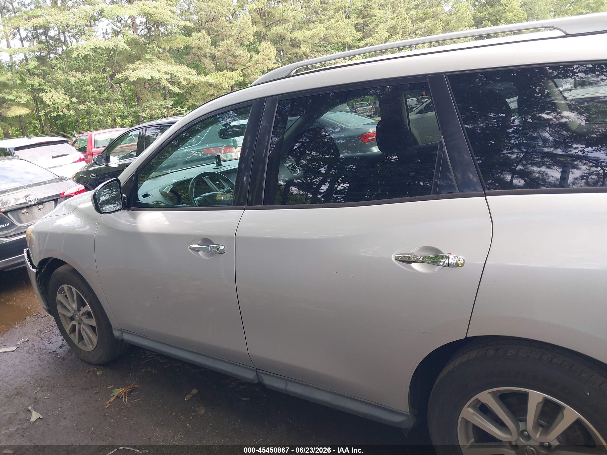 2015 Nissan Pathfinder Platinum/s/sl/sv Silver vin: 5N1AR2MN4FC602687