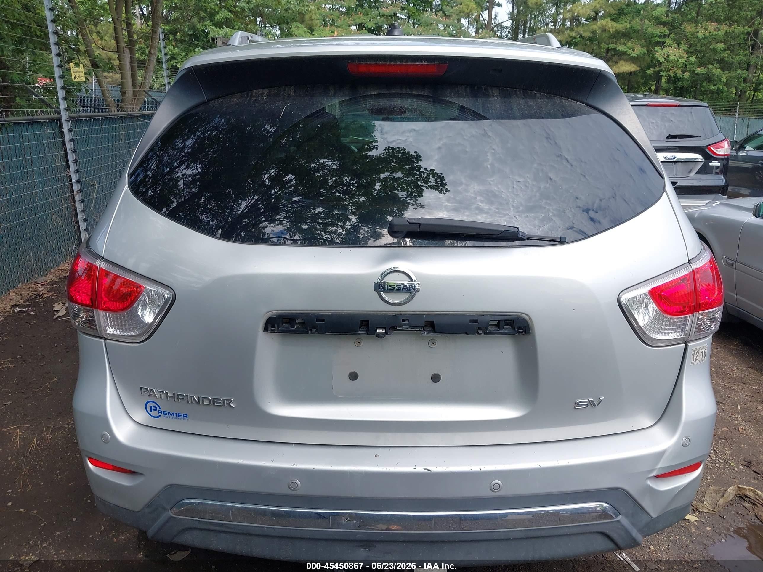 2015 Nissan Pathfinder Platinum/s/sl/sv Silver vin: 5N1AR2MN4FC602687