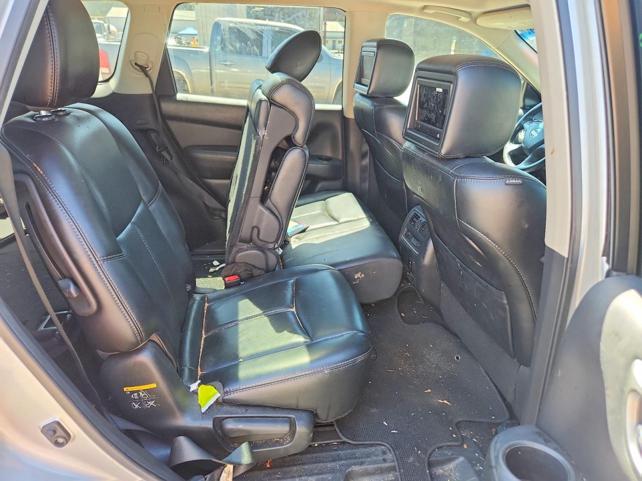 2015 Nissan Pathfinder Platinum Silver vin: 5N1AR2MN4FC604245