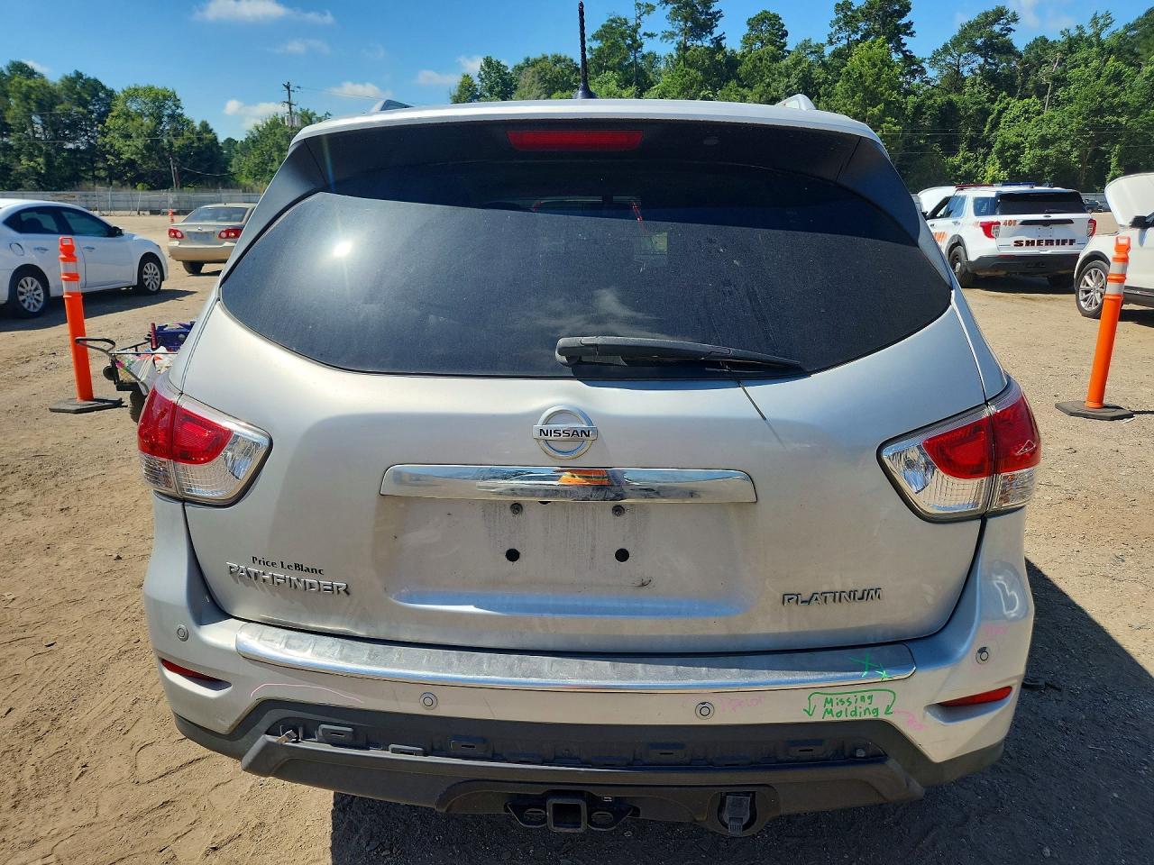 2015 Nissan Pathfinder Platinum Silver vin: 5N1AR2MN4FC604245