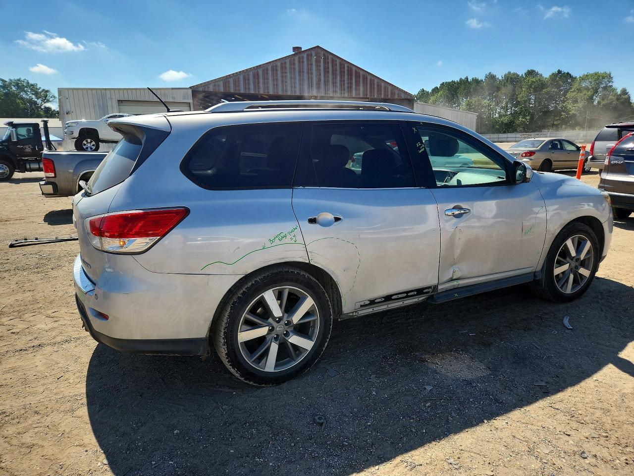 2015 Nissan Pathfinder Platinum Silver vin: 5N1AR2MN4FC604245