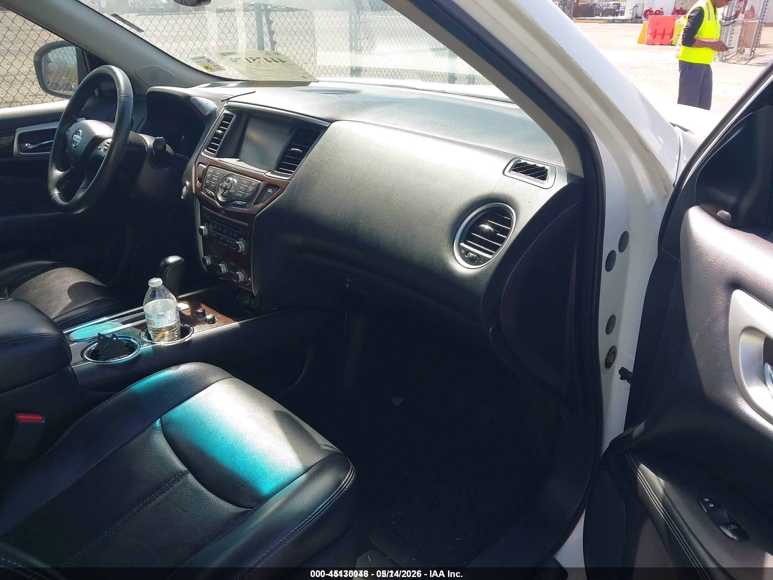 2015 Nissan Pathfinder Platinum White vin: 5N1AR2MN4FC661710