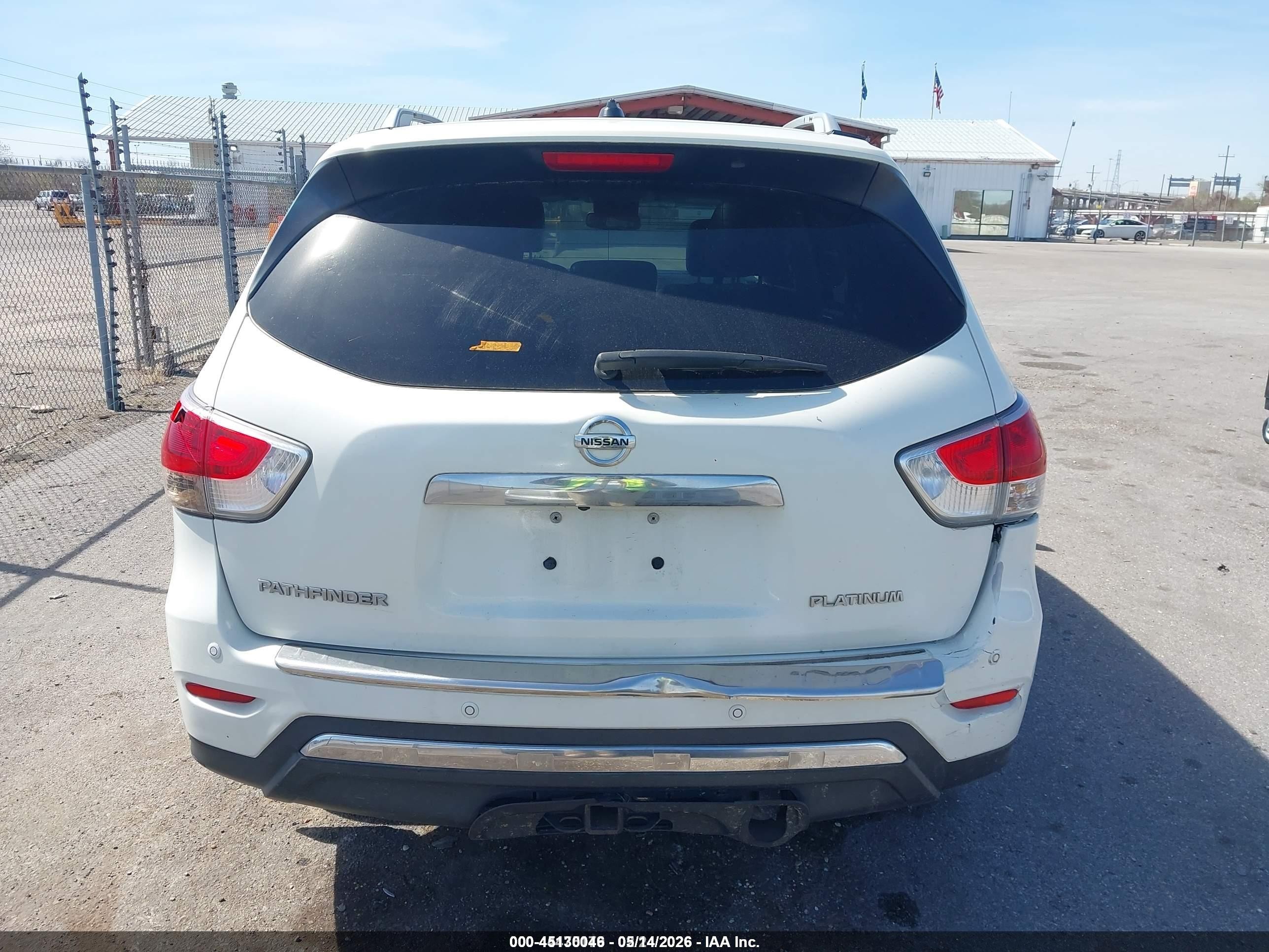 2015 Nissan Pathfinder Platinum White vin: 5N1AR2MN4FC661710