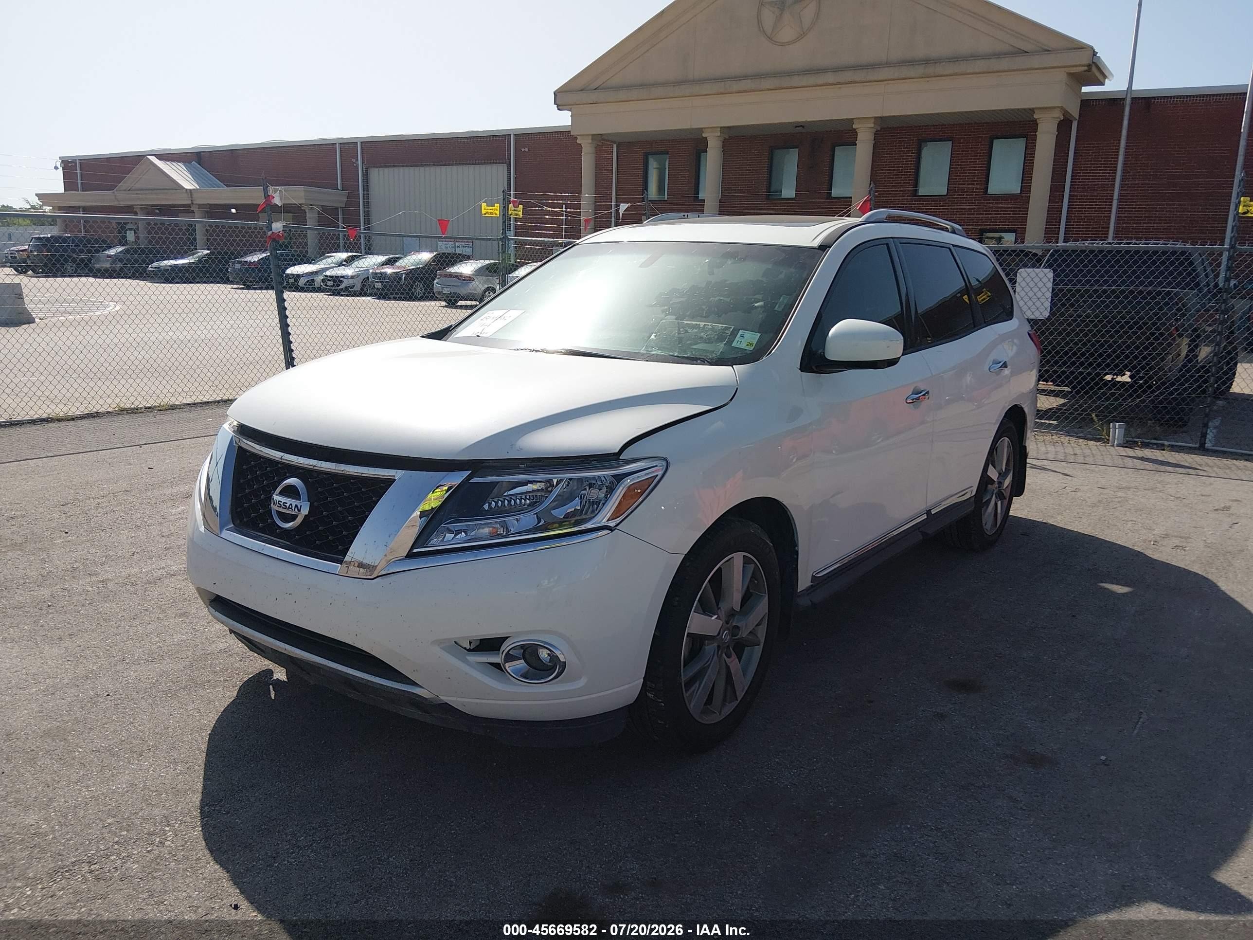 2015 Nissan Pathfinder Platinum White vin: 5N1AR2MN4FC661710