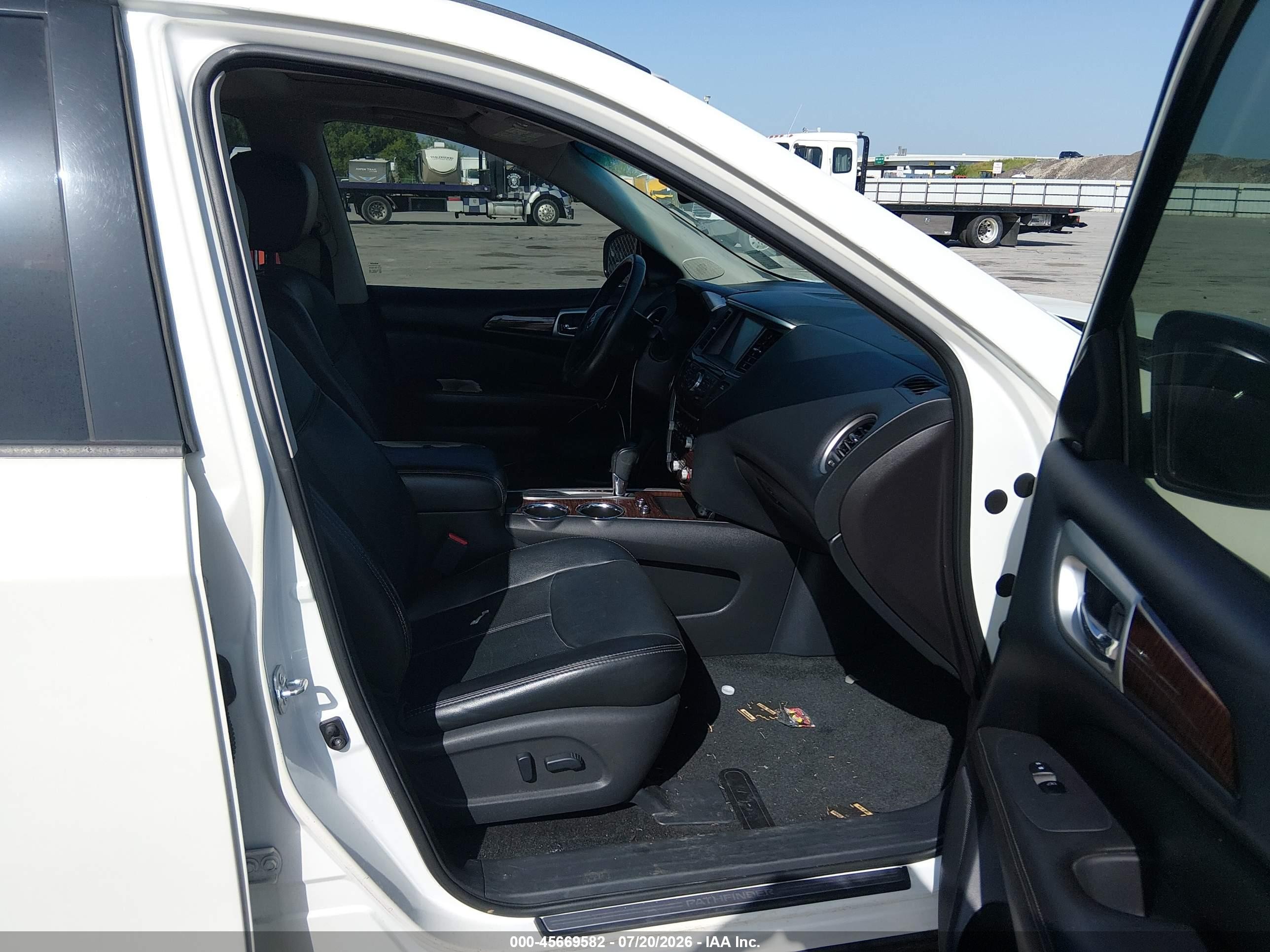 2015 Nissan Pathfinder Platinum White vin: 5N1AR2MN4FC661710