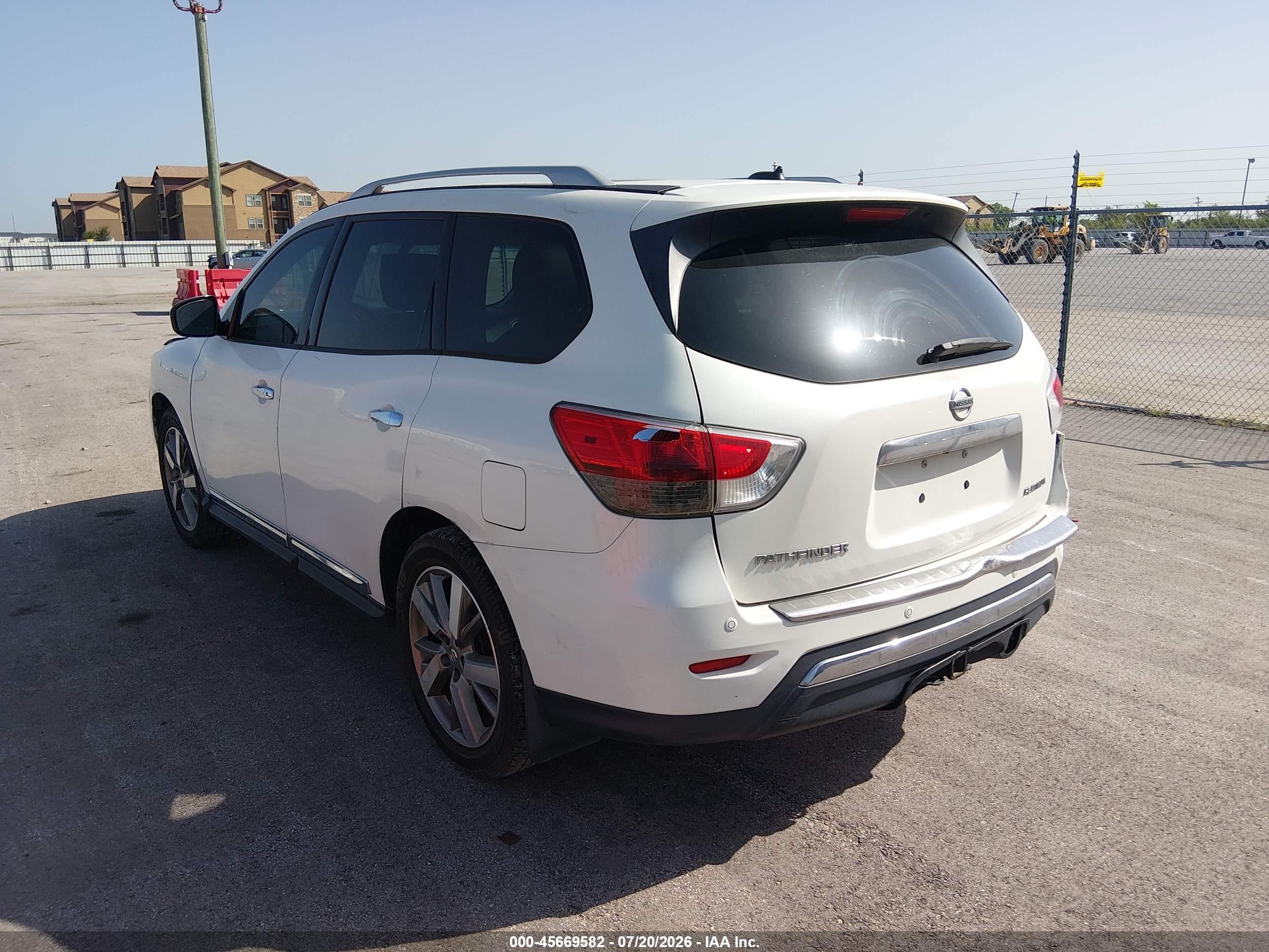 2015 Nissan Pathfinder Platinum White vin: 5N1AR2MN4FC661710