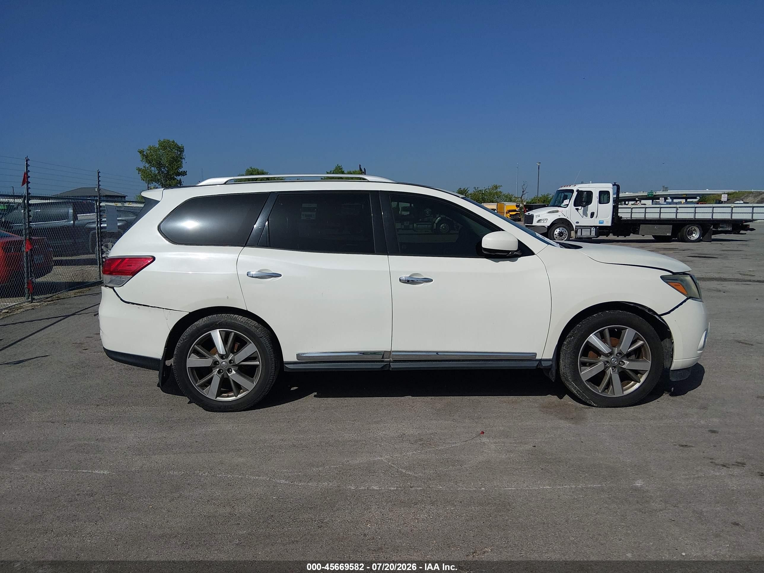 2015 Nissan Pathfinder Platinum White vin: 5N1AR2MN4FC661710