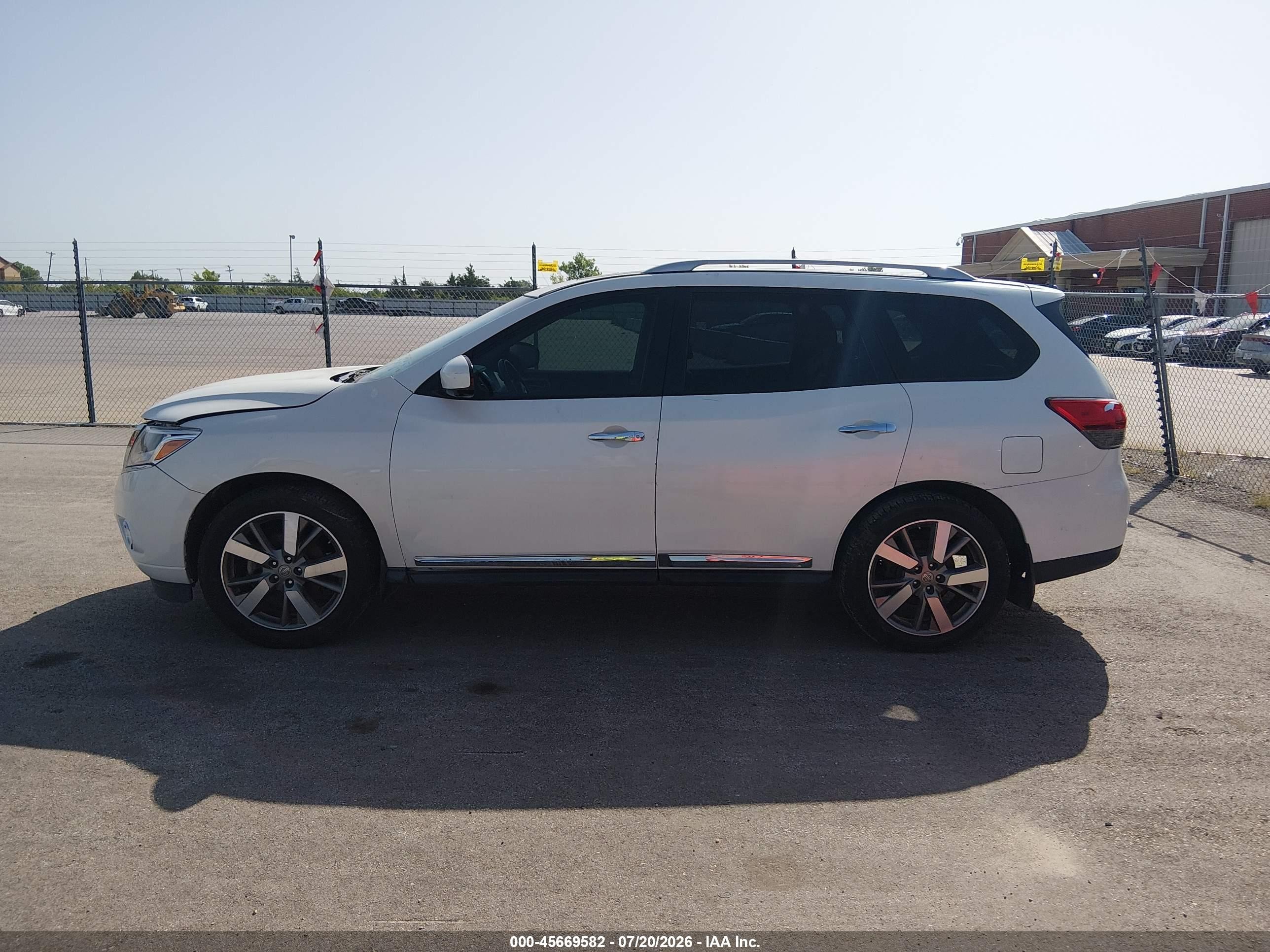 2015 Nissan Pathfinder Platinum White vin: 5N1AR2MN4FC661710