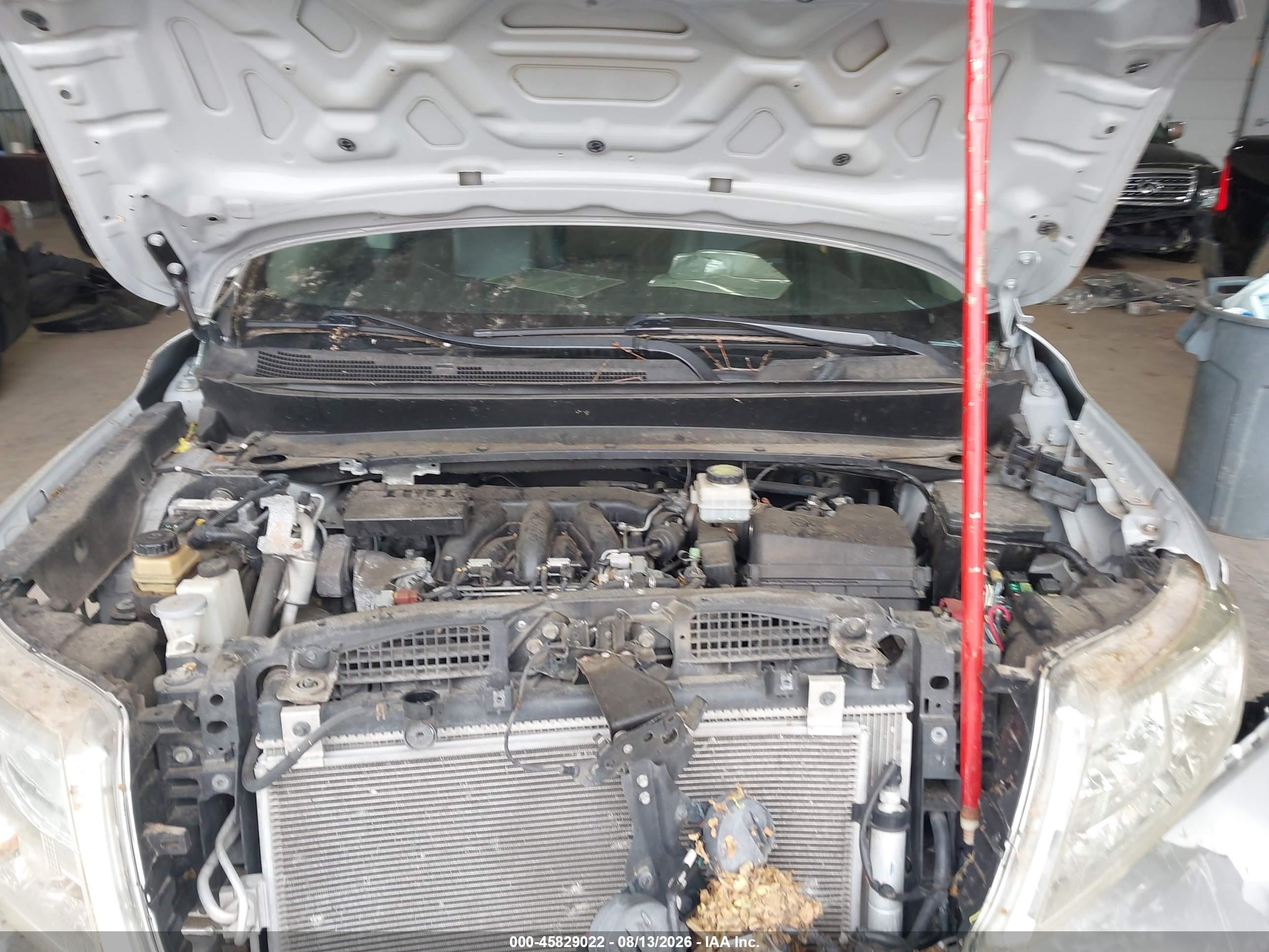 2015 Nissan Pathfinder Sv Серебряный vin: 5N1AR2MN4FC692875