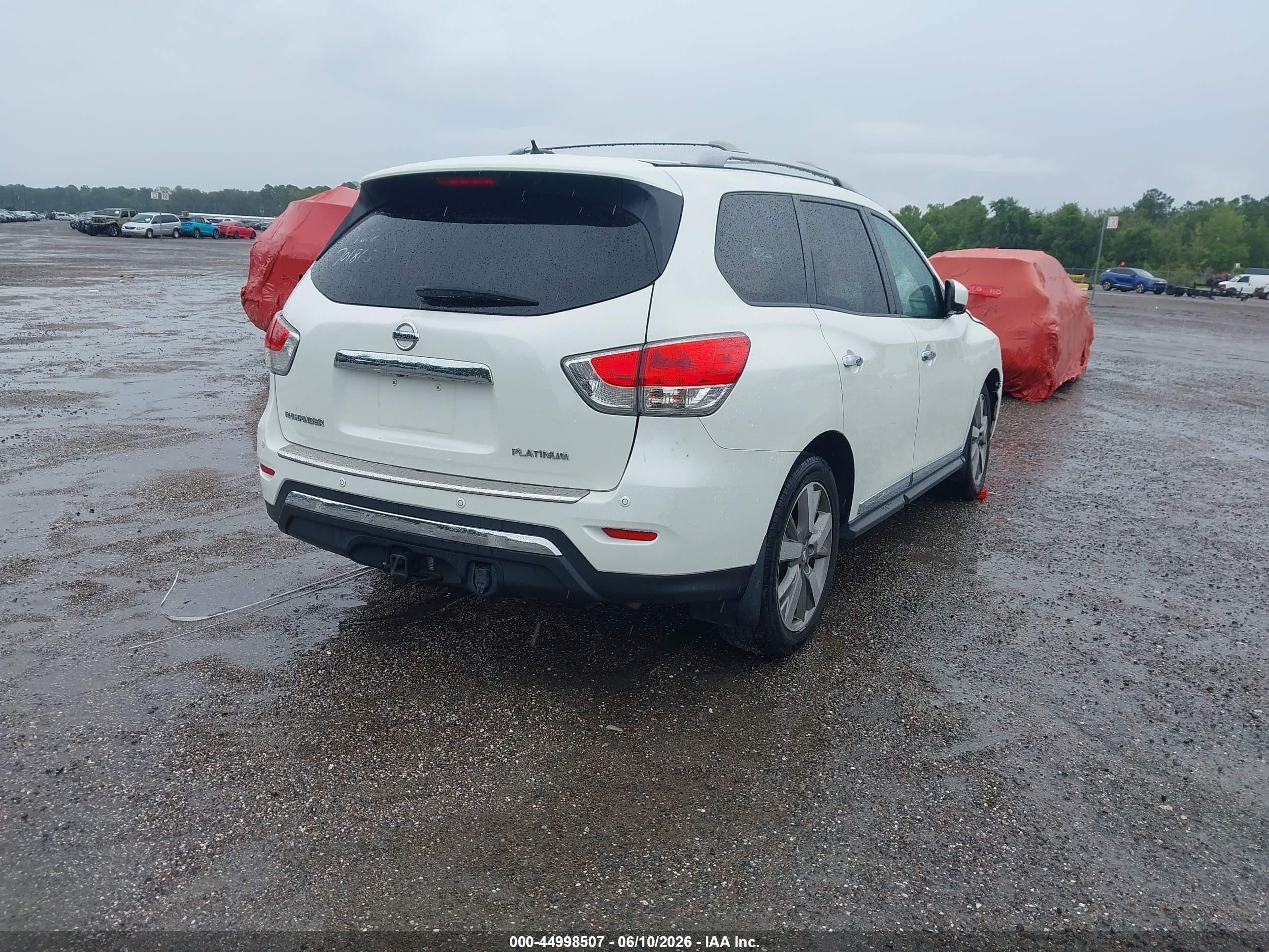 2015 Nissan Pathfinder Platinum White vin: 5N1AR2MN4FC701865