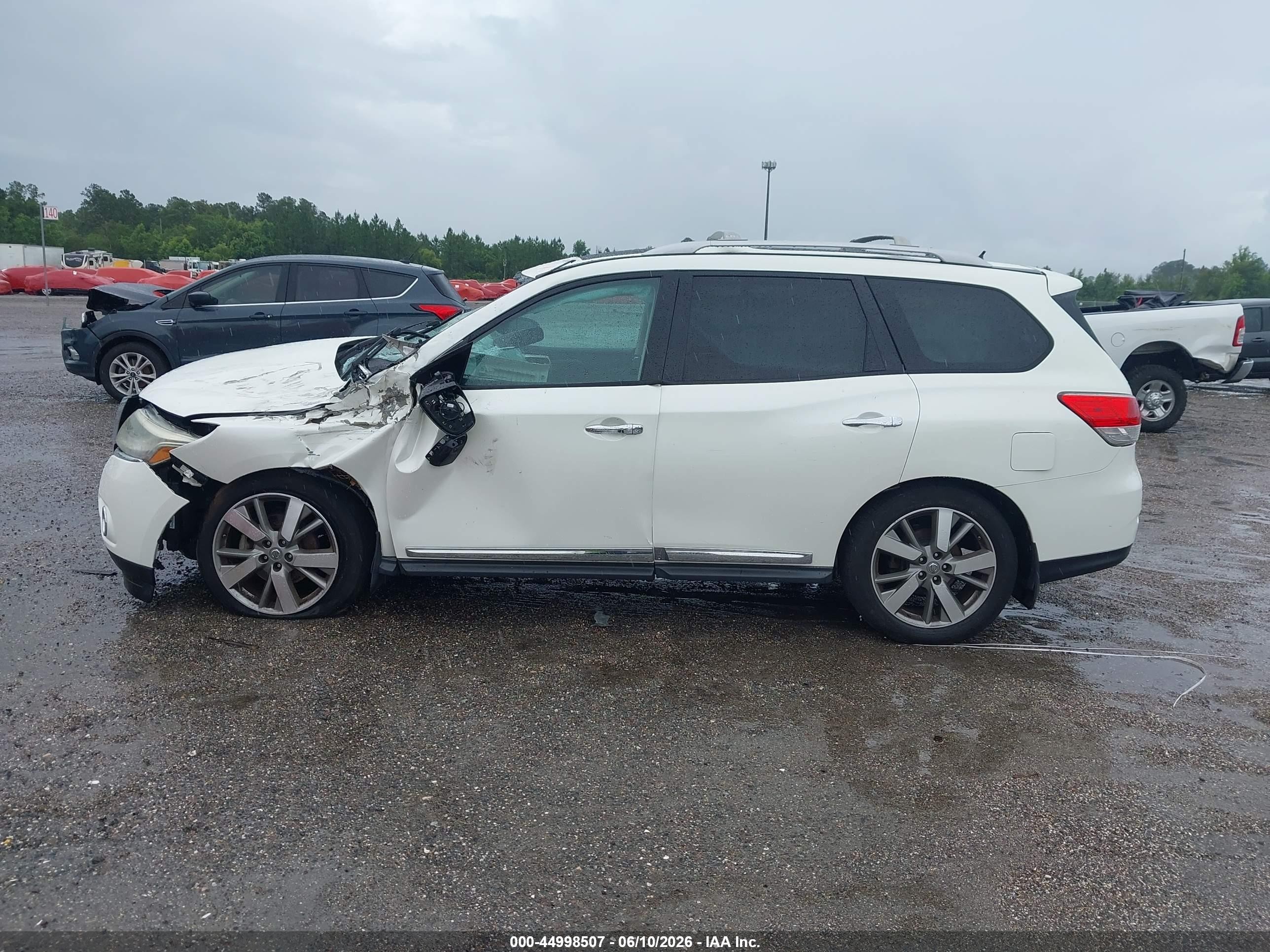 2015 Nissan Pathfinder Platinum White vin: 5N1AR2MN4FC701865