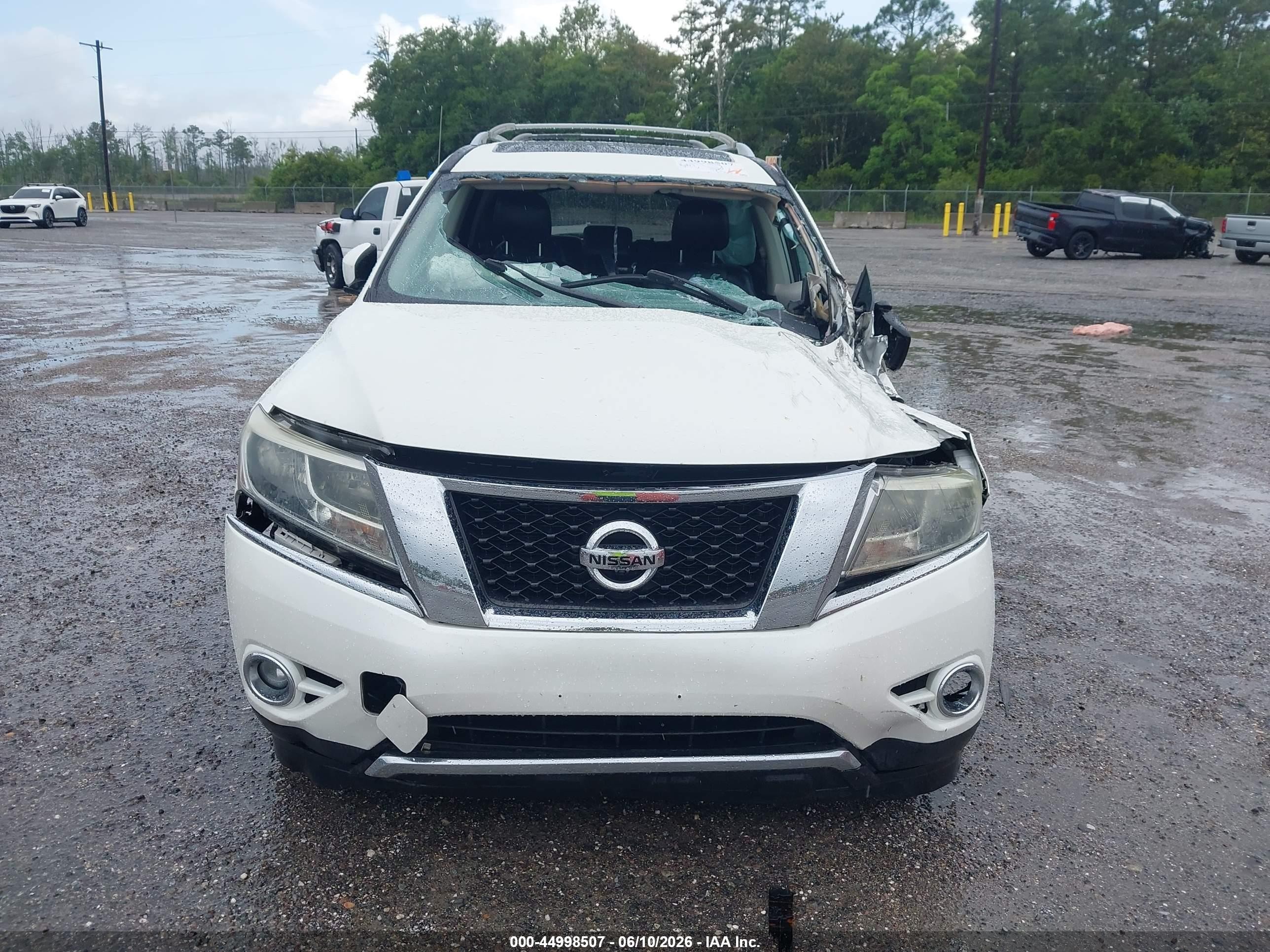 2015 Nissan Pathfinder Platinum White vin: 5N1AR2MN4FC701865