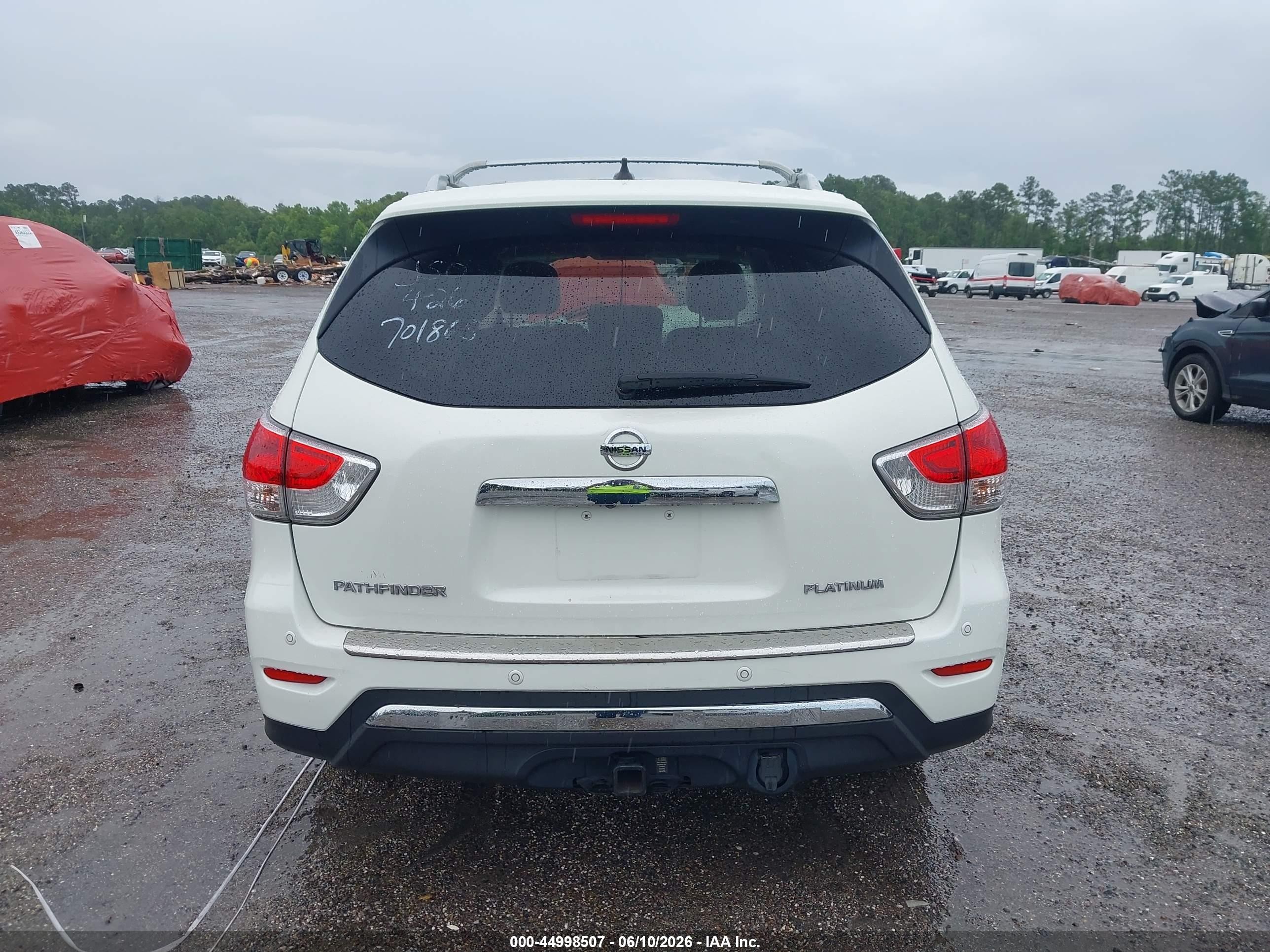 2015 Nissan Pathfinder Platinum White vin: 5N1AR2MN4FC701865