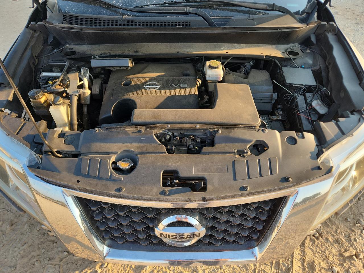 2015 Nissan Pathfinder S Серый vin: 5N1AR2MN4FC706032
