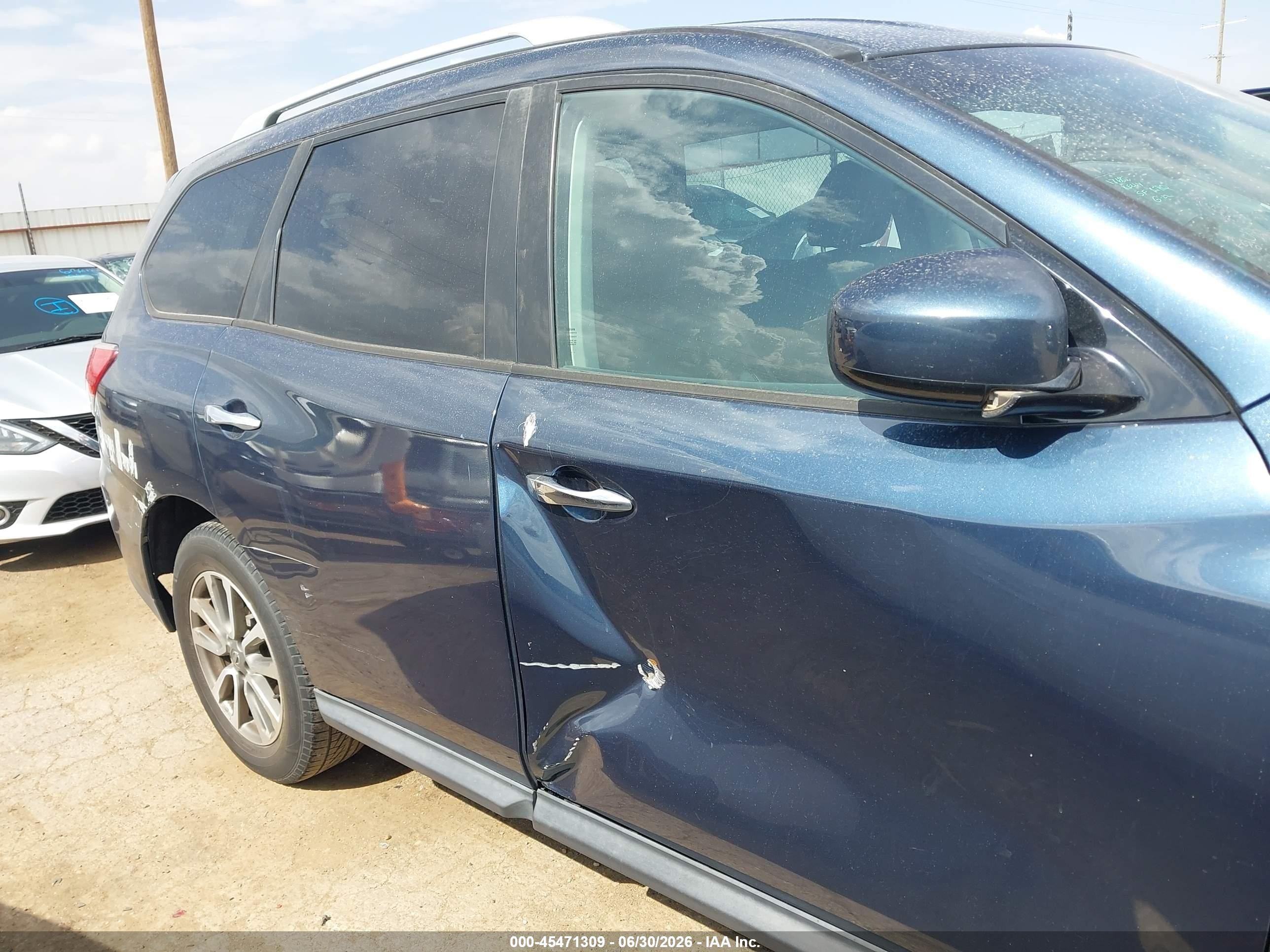 2013 Nissan Pathfinder Sv Blue vin: 5N1AR2MN5DC641494