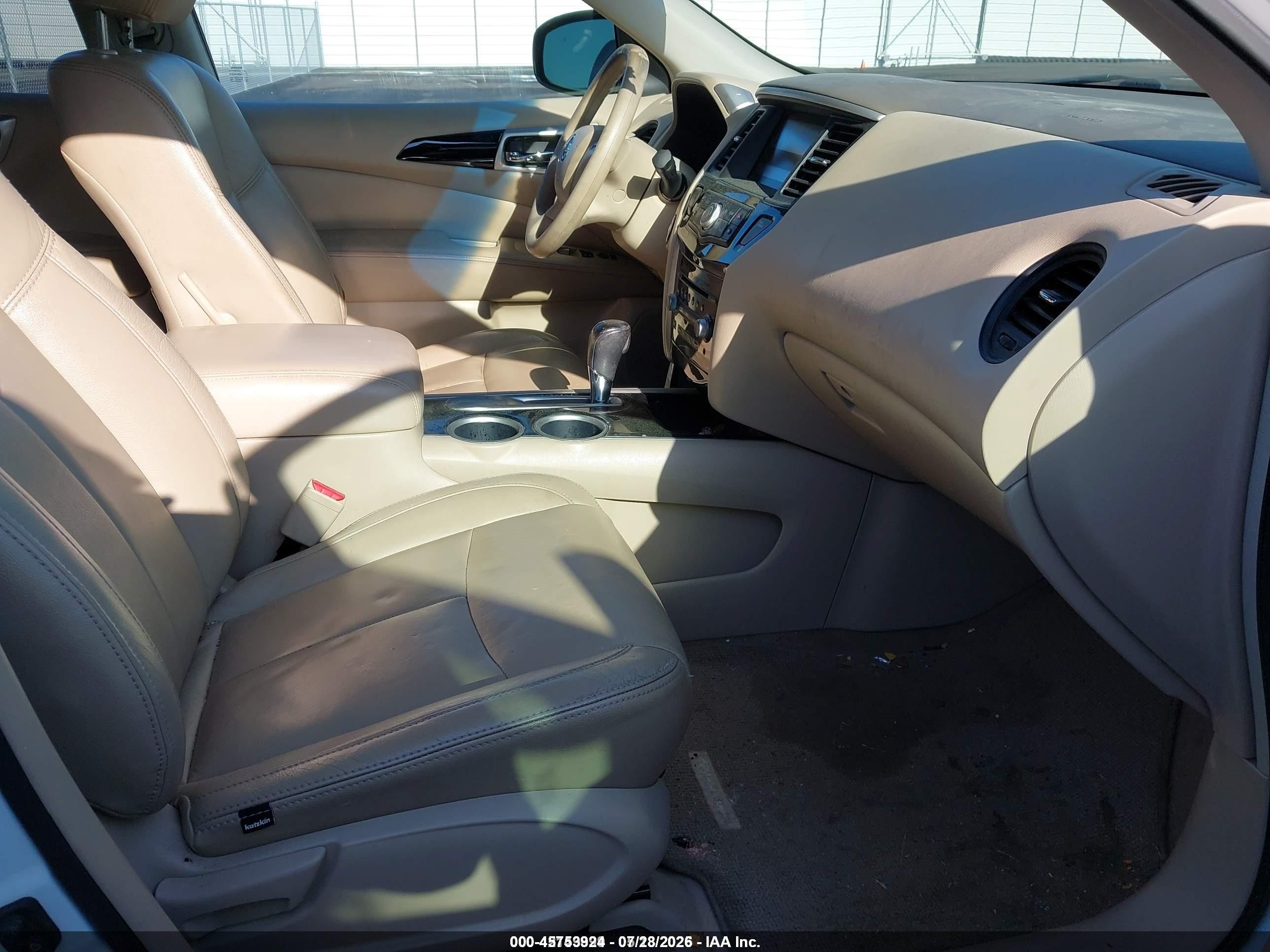 2013 Nissan Pathfinder S Белый vin: 5N1AR2MN5DC648042