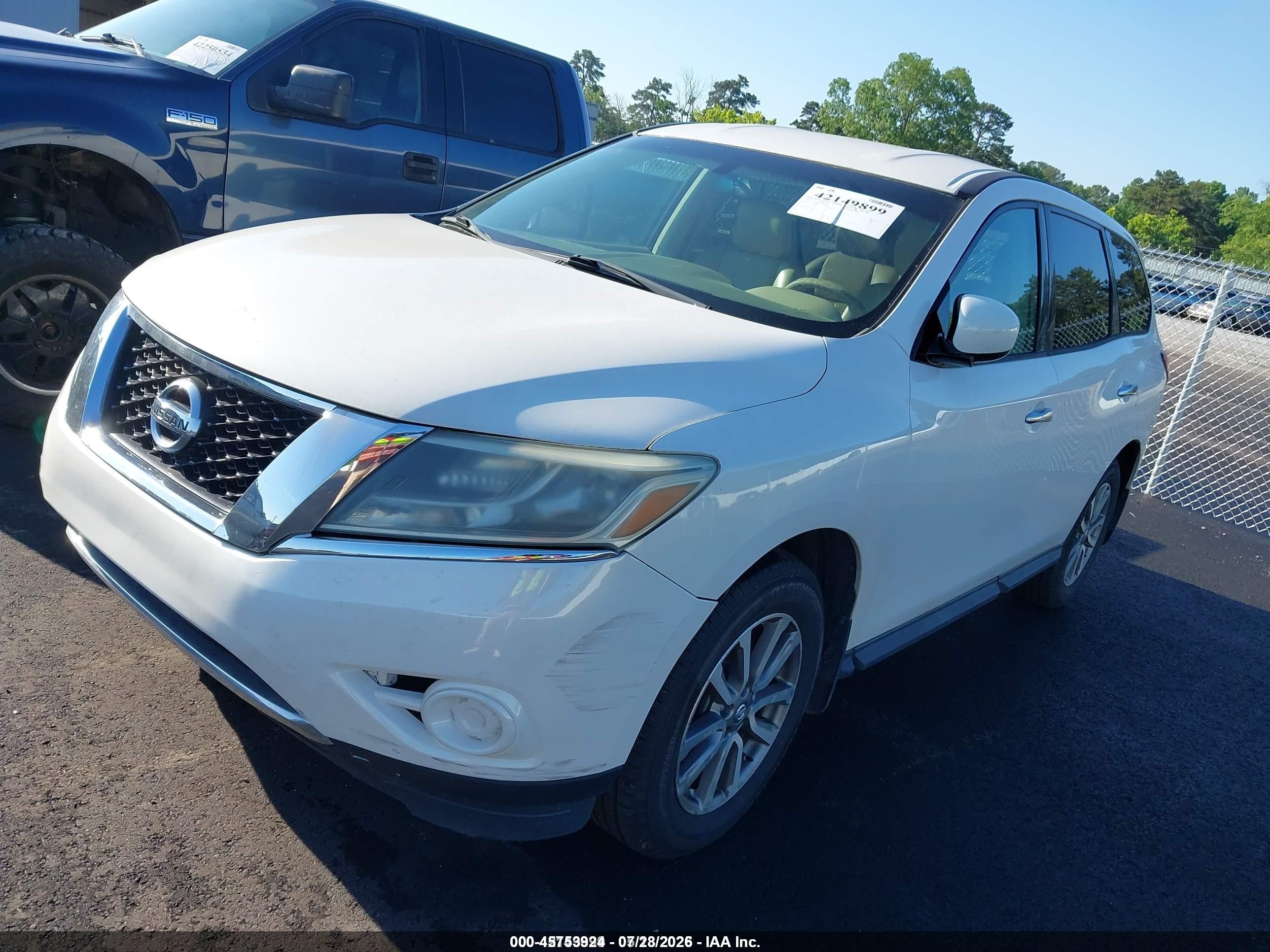 2013 Nissan Pathfinder S Белый vin: 5N1AR2MN5DC648042