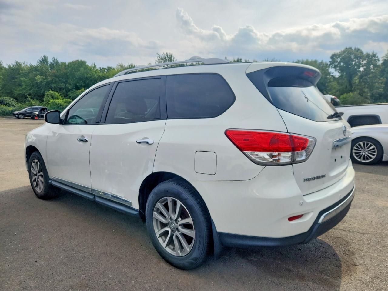 2013 Nissan Pathfinder S White vin: 5N1AR2MN5DC690145