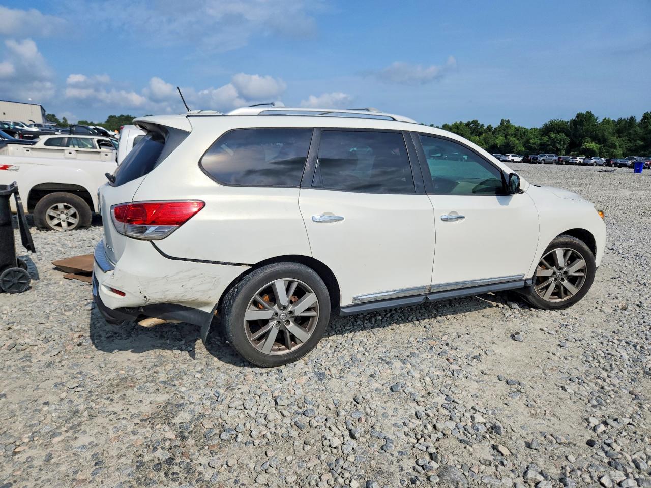 2014 Nissan Pathfinder S White vin: 5N1AR2MN5EC615012