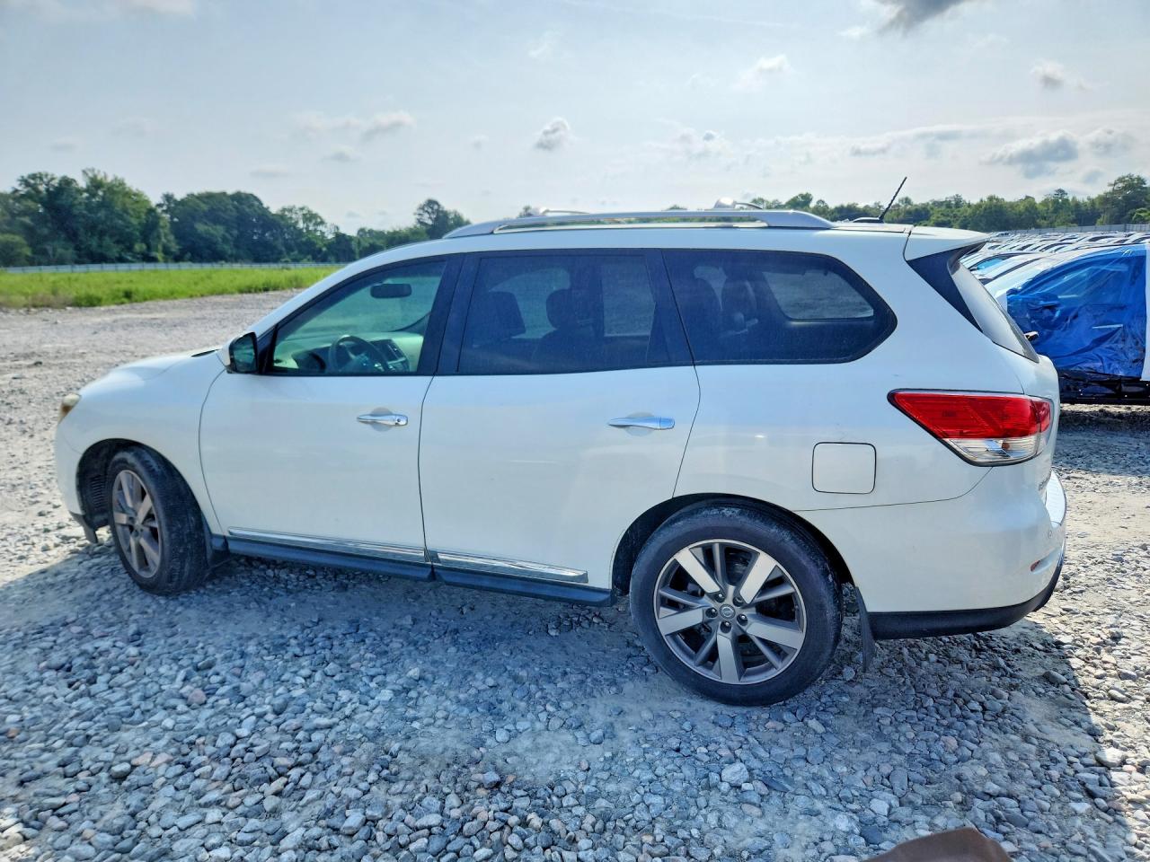 2014 Nissan Pathfinder S White vin: 5N1AR2MN5EC615012