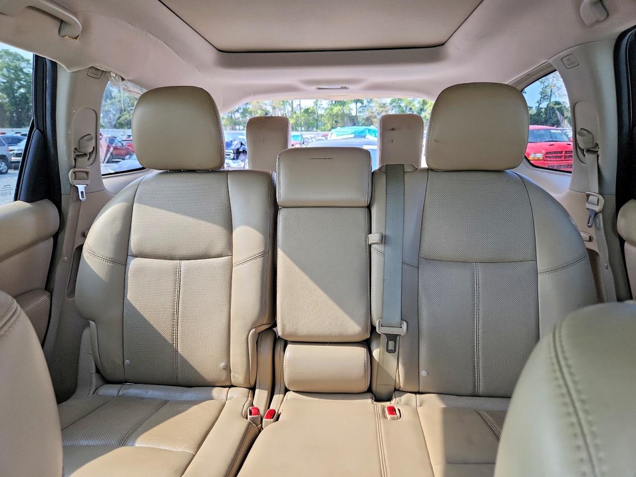 2014 Nissan Pathfinder S White vin: 5N1AR2MN5EC615012