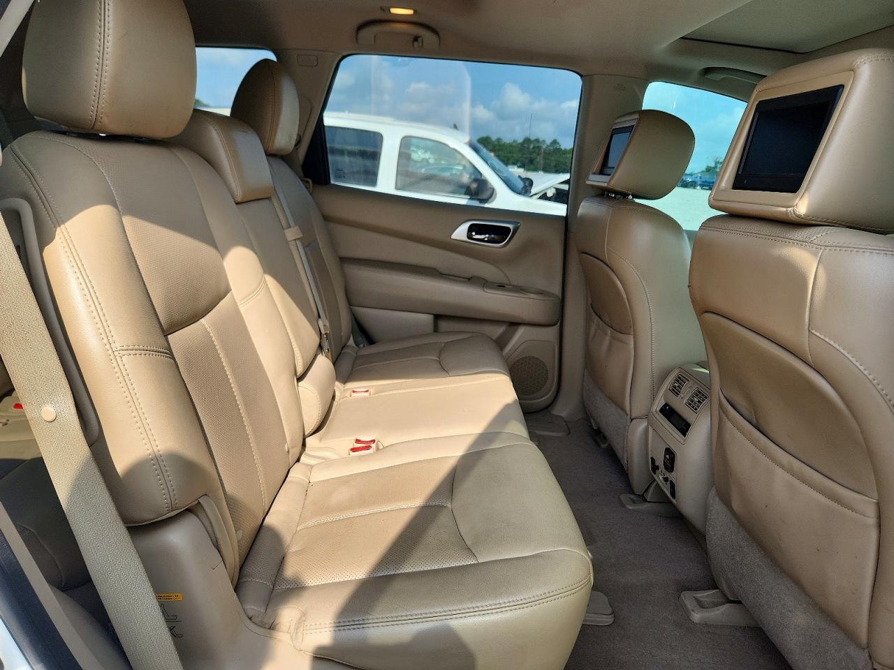 2014 Nissan Pathfinder S White vin: 5N1AR2MN5EC615012
