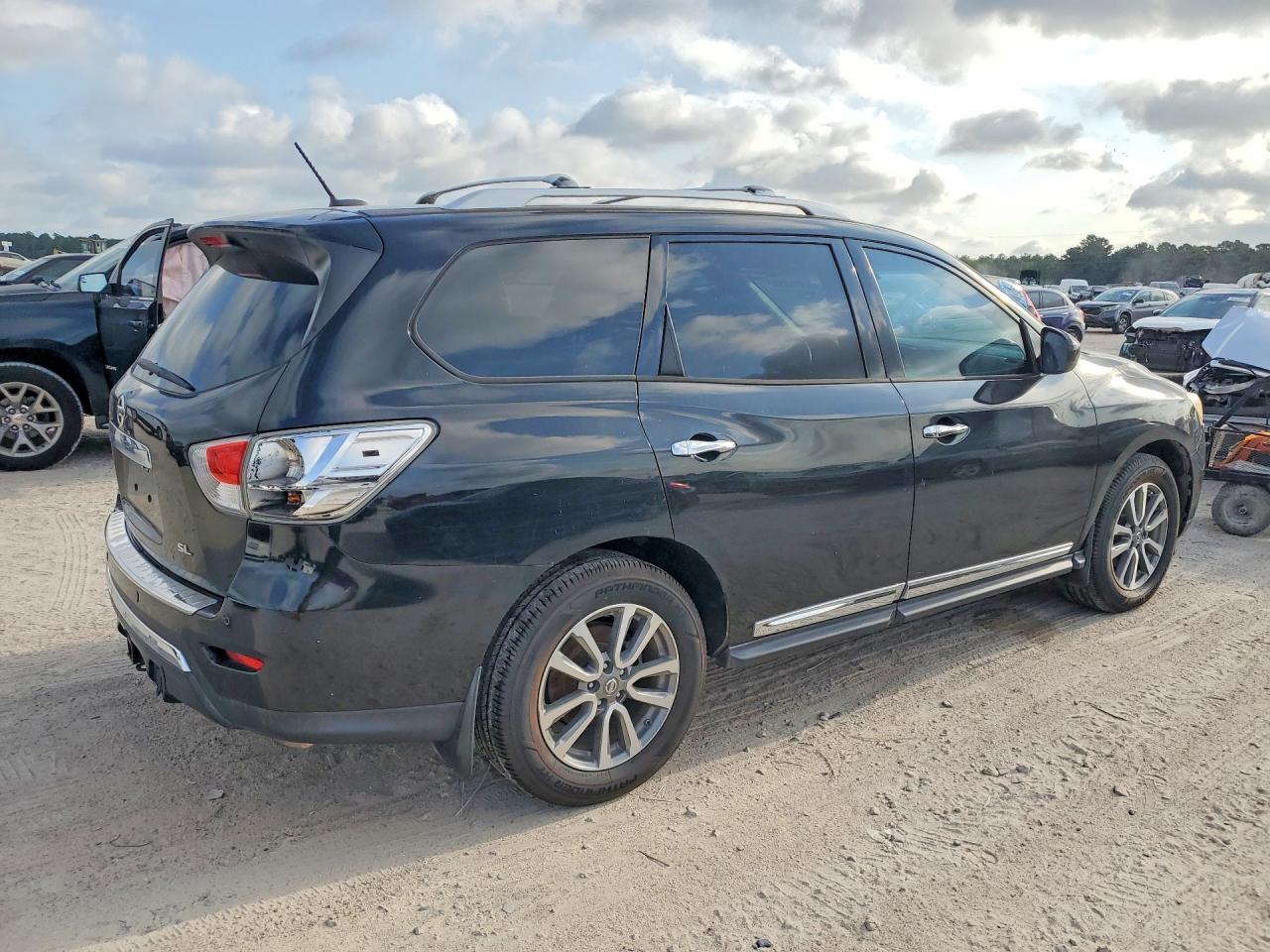 2014 Nissan Pathfinder Sl Черный vin: 5N1AR2MN5EC636782