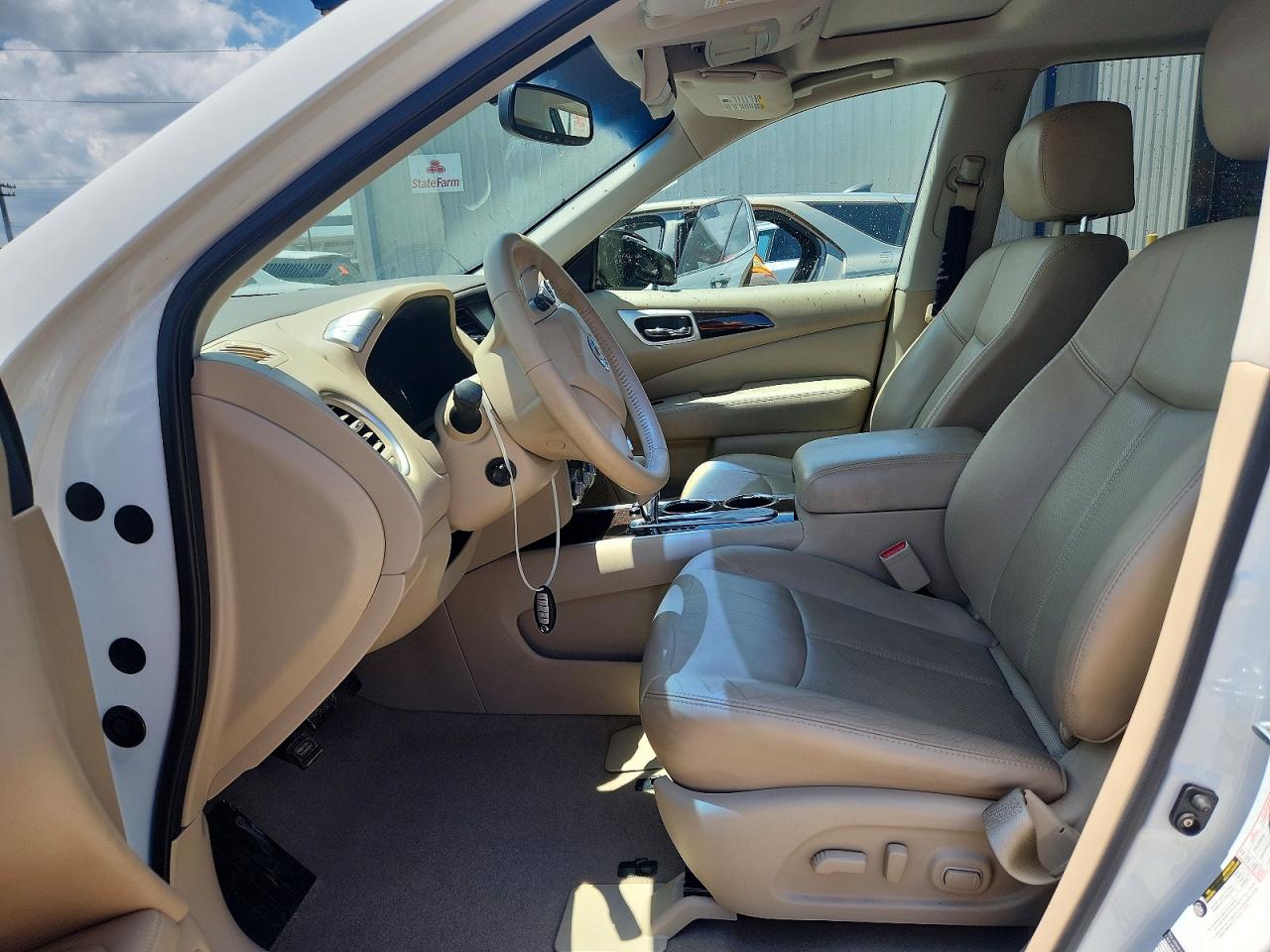 2014 Nissan Pathfinder S White vin: 5N1AR2MN5EC654795