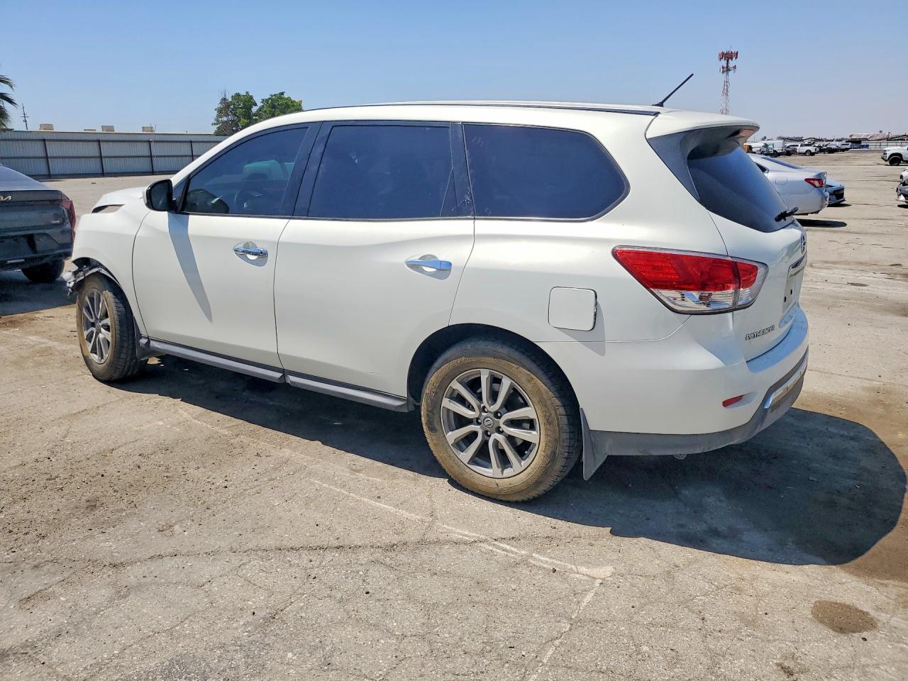 2014 Nissan Pathfinder S White vin: 5N1AR2MN5EC695492