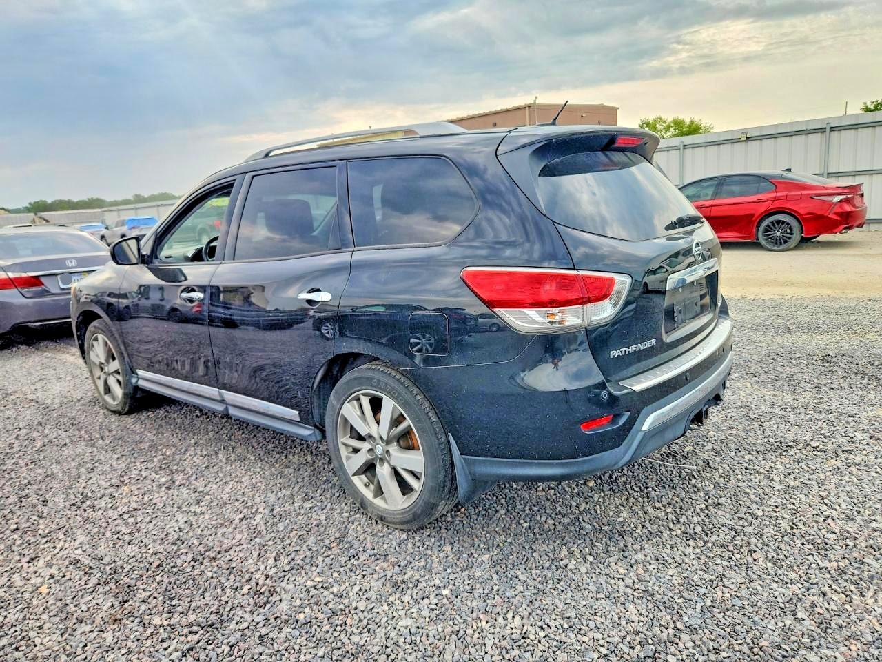 2014 Nissan Pathfinder S Черный vin: 5N1AR2MN5EC698683