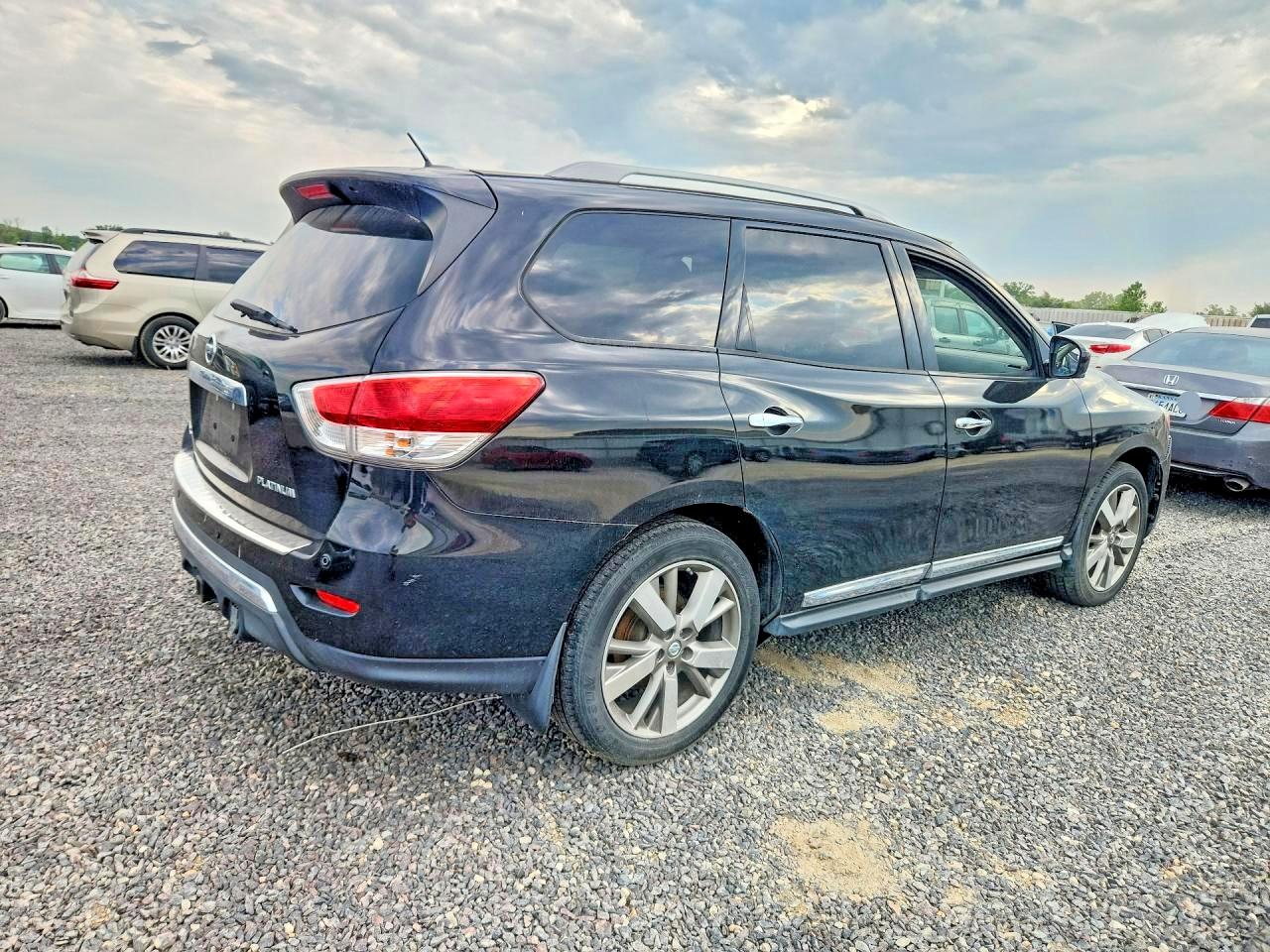 2014 Nissan Pathfinder S Черный vin: 5N1AR2MN5EC698683
