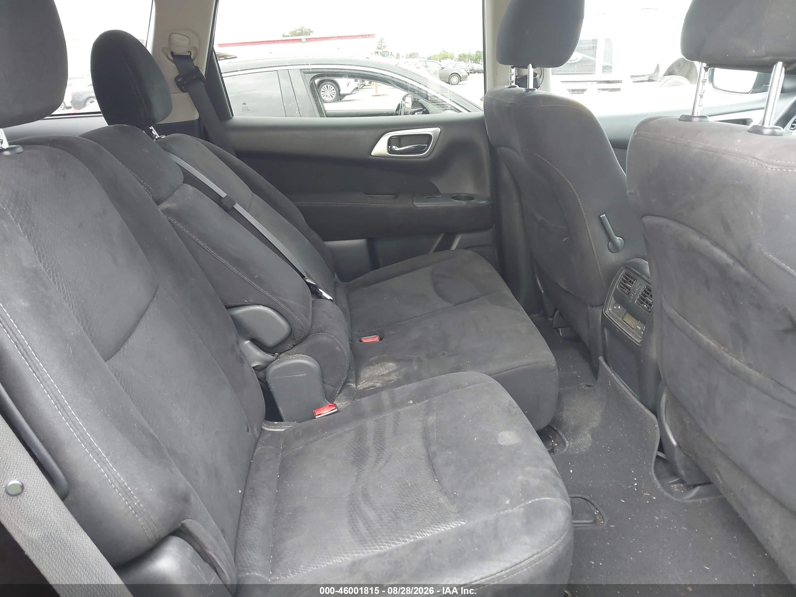 2014 Nissan Pathfinder S Red vin: 5N1AR2MN5EC714249