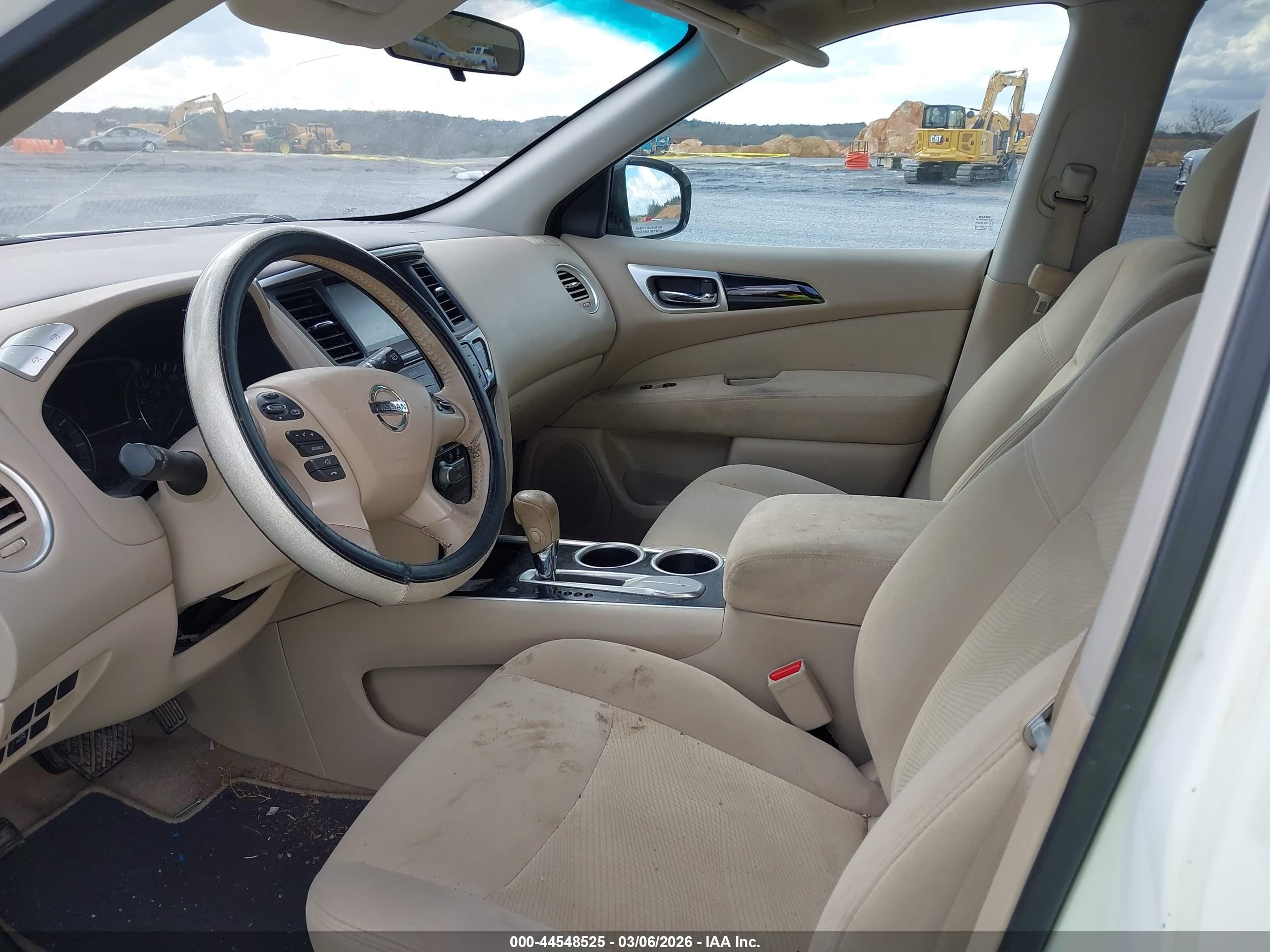 2014 Nissan Pathfinder Sv White vin: 5N1AR2MN5EC722593